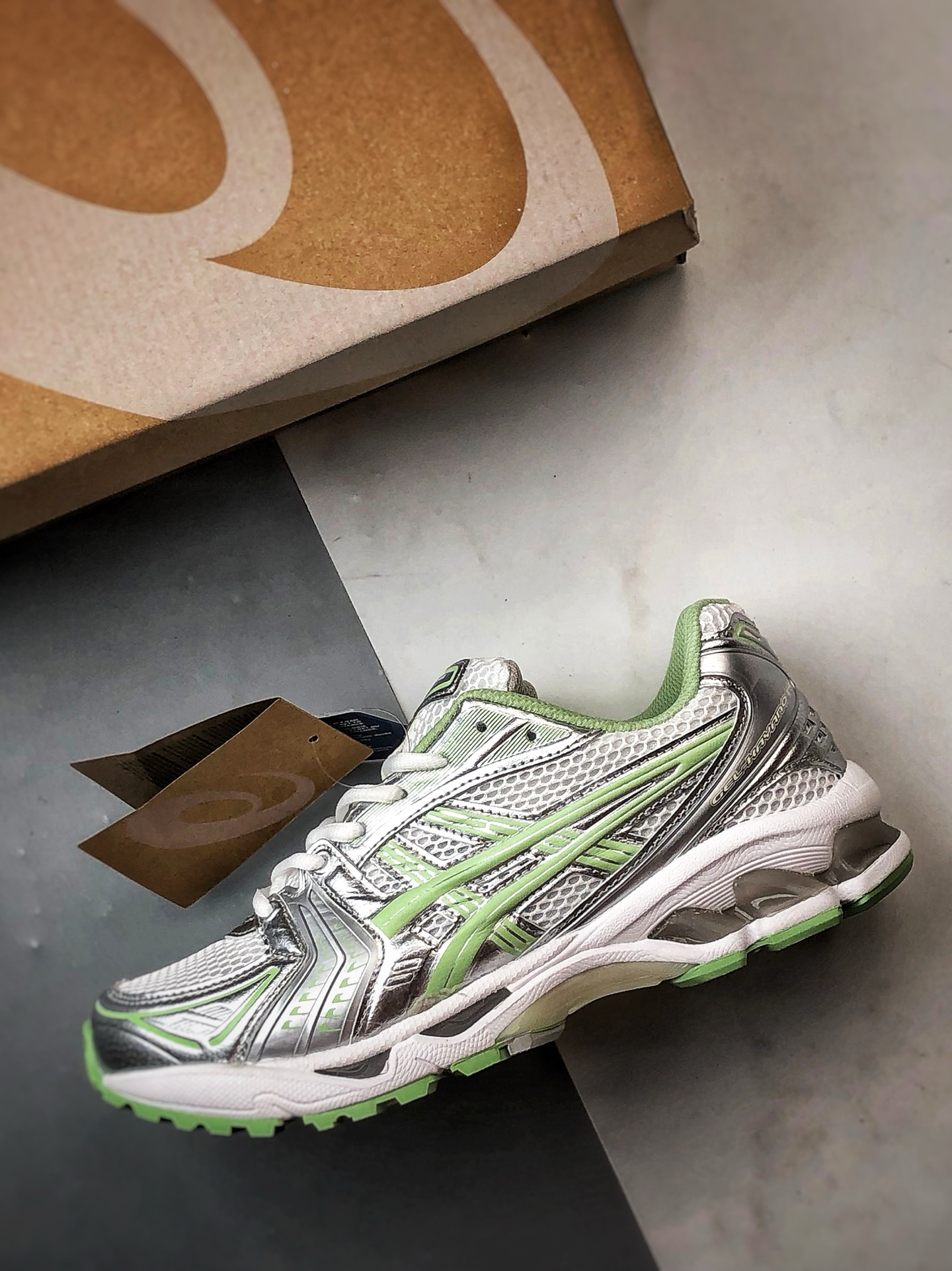 Asics Gel-Kayano 14 银绿 亚瑟士14代 纳米纤维气垫百搭休闲运动慢跑鞋 1202A056-105