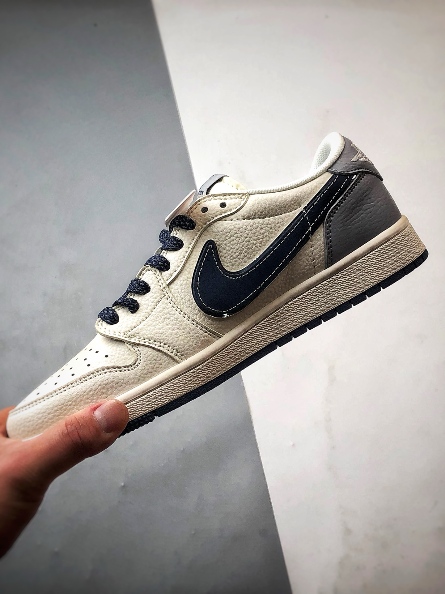 Air Jordan 1 Low ”高端定制” LV米灰深蓝雪花倒钩 ZH2598-242