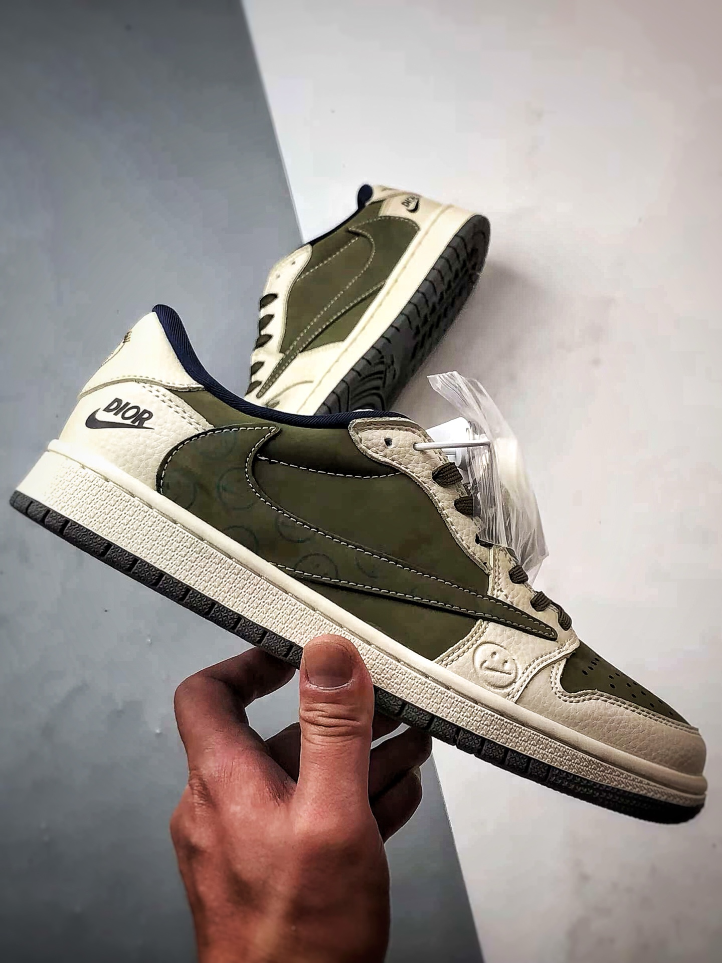 Air Jordan 1 Low ”高端定制” 迪奥米白军绿倒钩 LD2025-008
