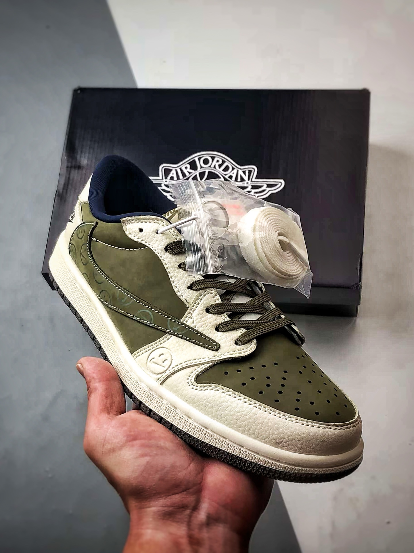 Air Jordan 1 Low ”高端定制” 迪奥米白军绿倒钩 LD2025-008