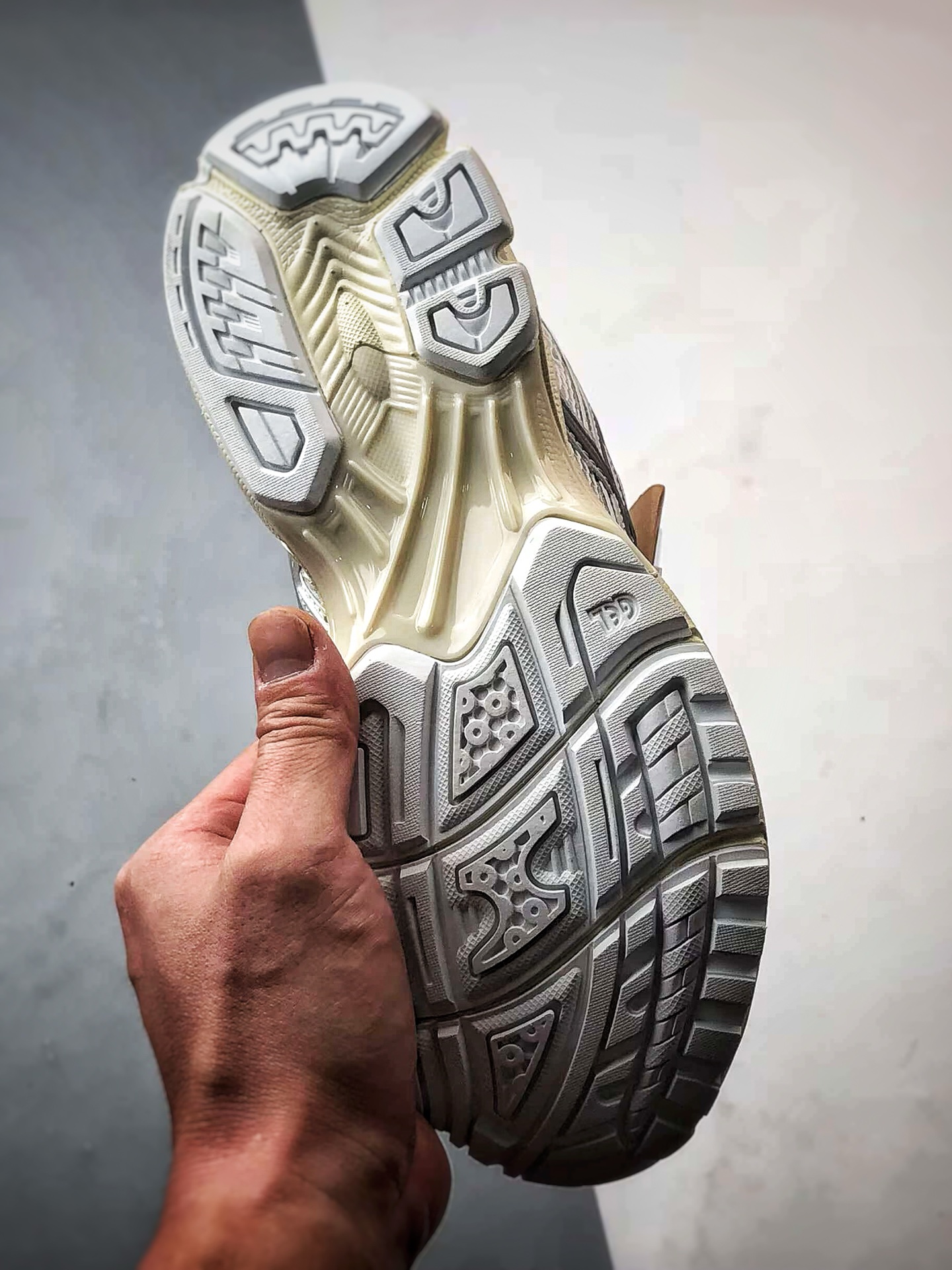 MIN-NANO x Asics Gel-Nimbus 10.1 白银 亚瑟士联名复古先锋潮流拼接休闲跑步鞋 1203A673-100