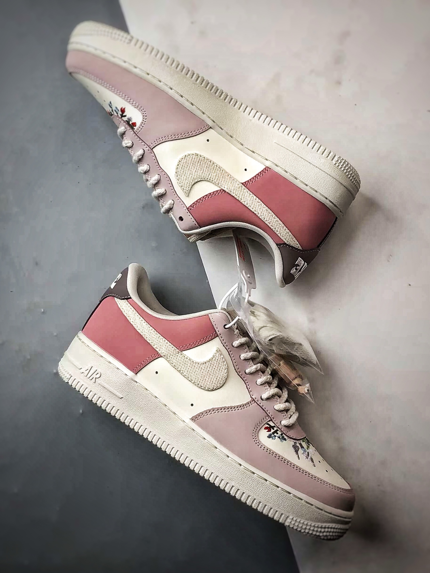Air Force 1 '07 Low 粉白 IB8874-111