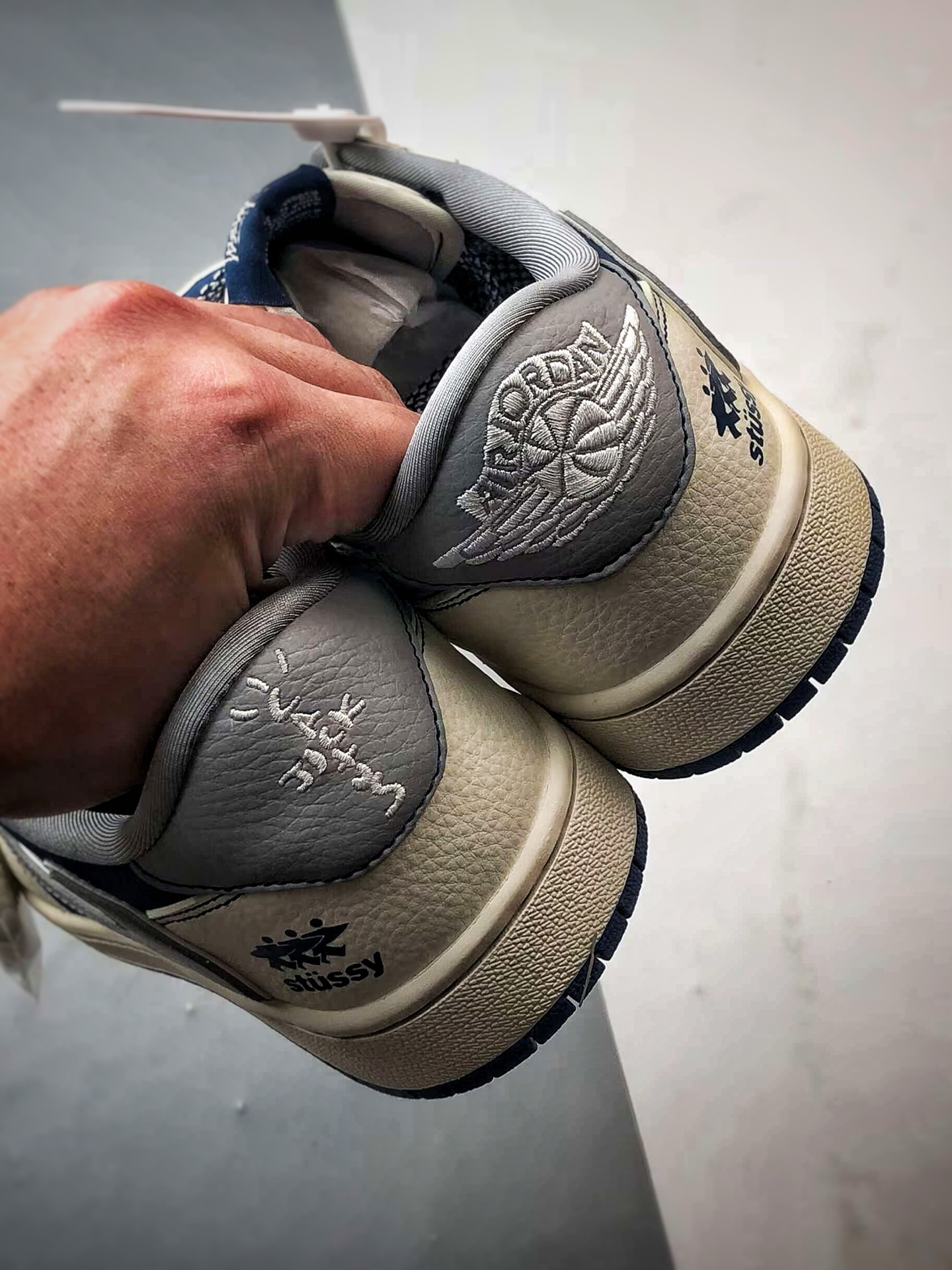 Air Jordan 1 Low ”高端定制” 斯图西米蓝灰倒钩 ZH2598-245
