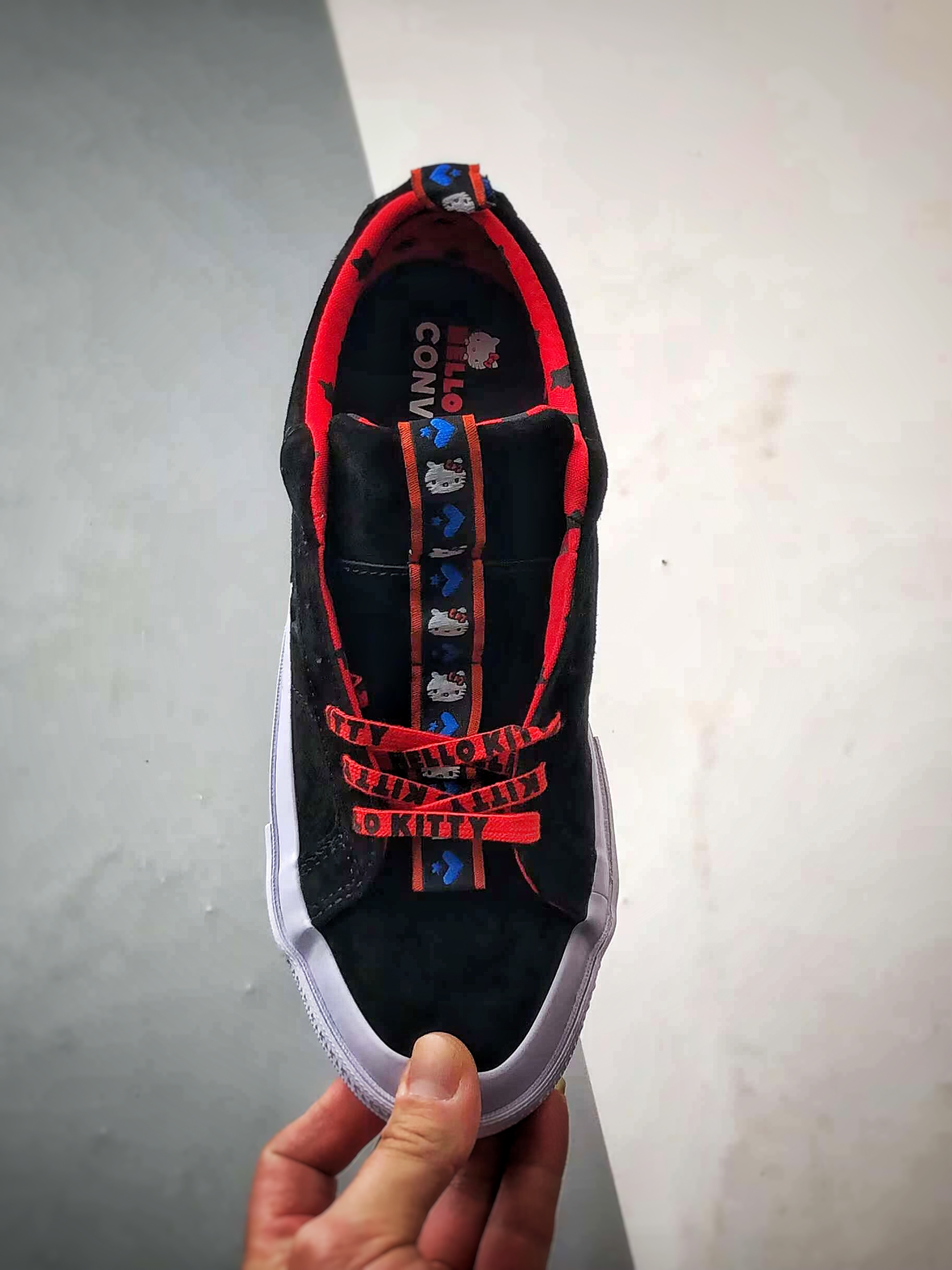Converse x Hello Kitty 联名 结合经典的One Star鞋款 163904C