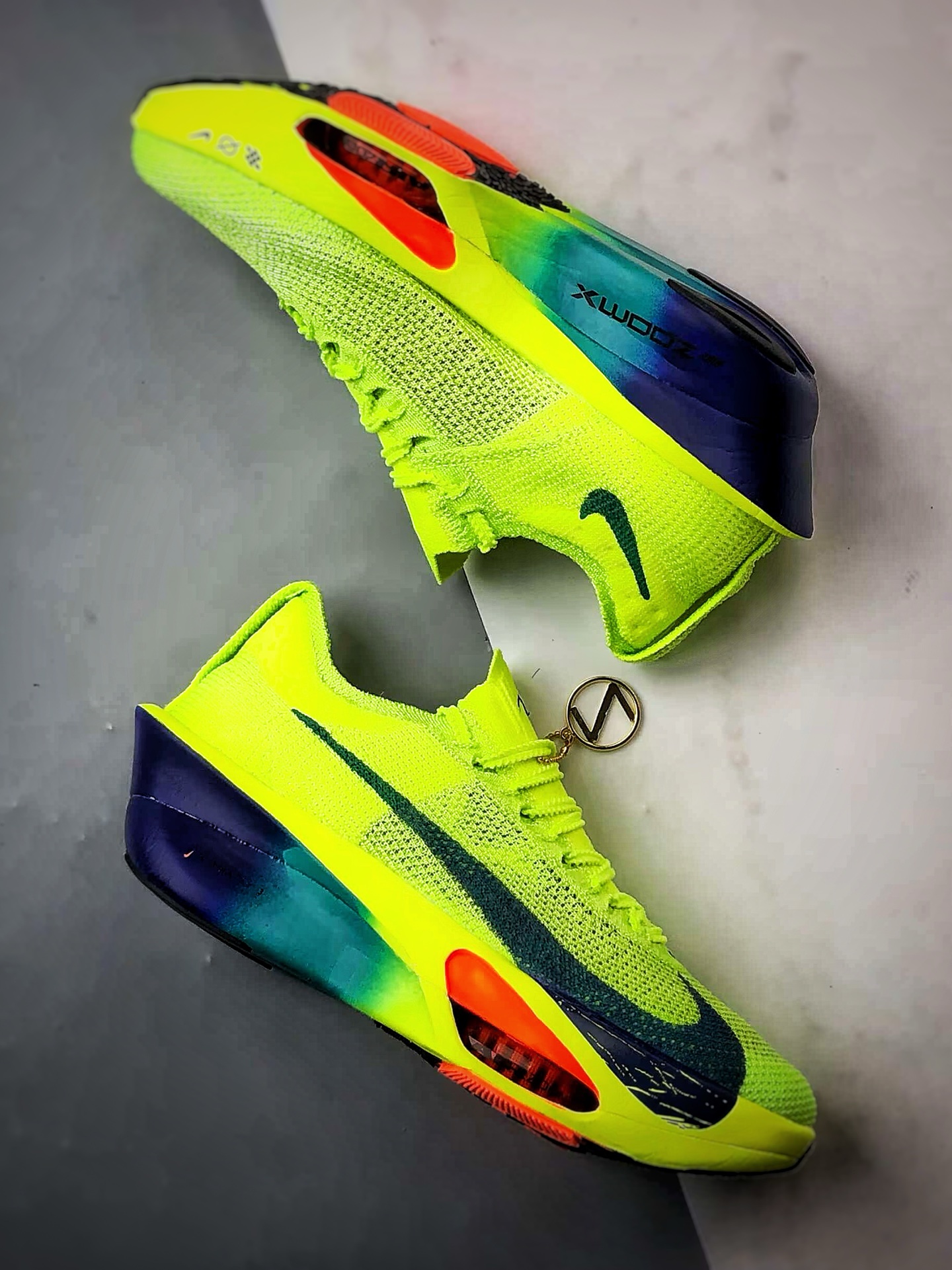 NK Air Zoom Alphafly 3 荧光绿 阿尔法飞行3代系列马拉松轻量竞速运动跑鞋 FD8315-700