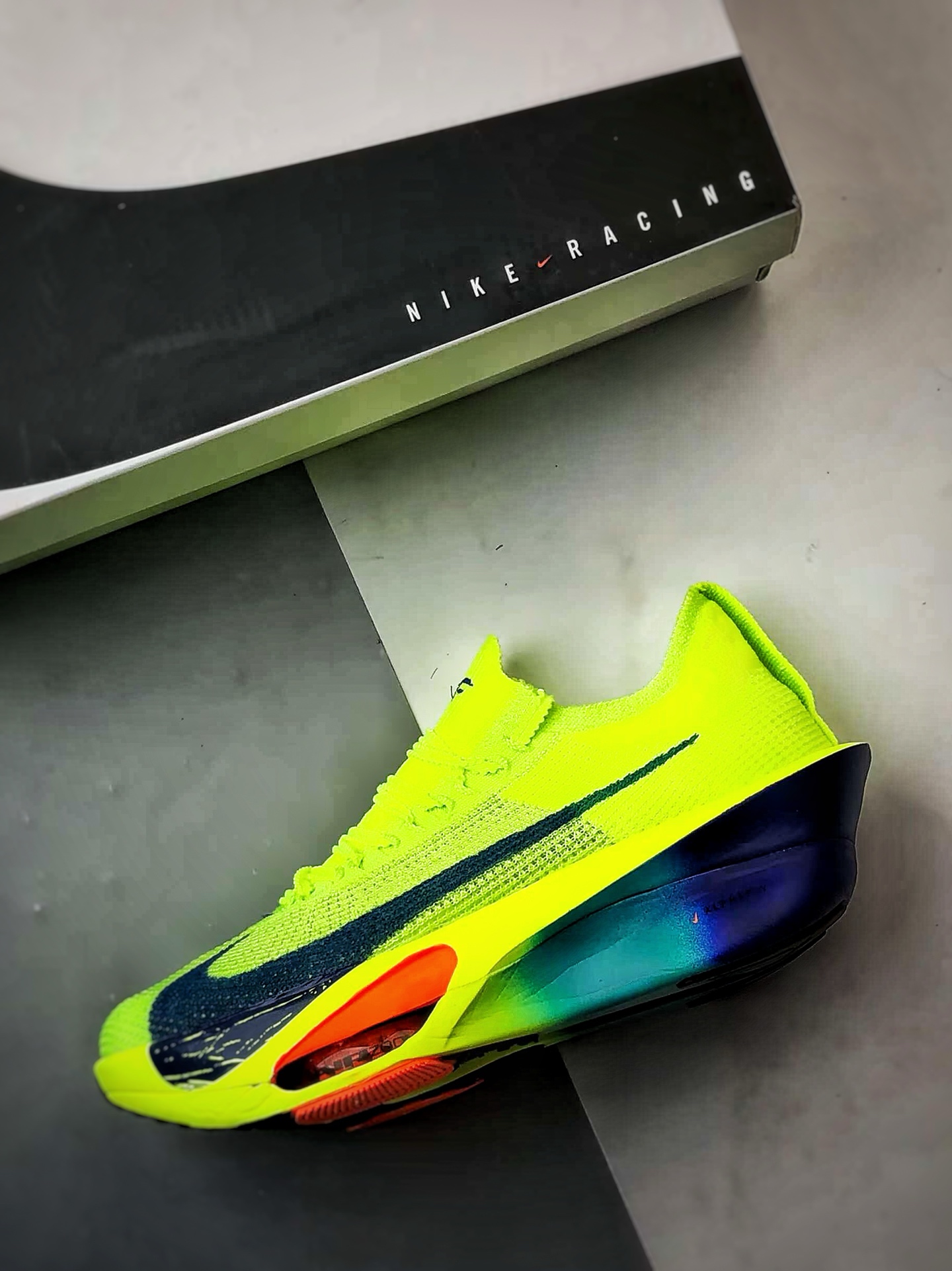 NK Air Zoom Alphafly 3 荧光绿 阿尔法飞行3代系列马拉松轻量竞速运动跑鞋 FD8315-700