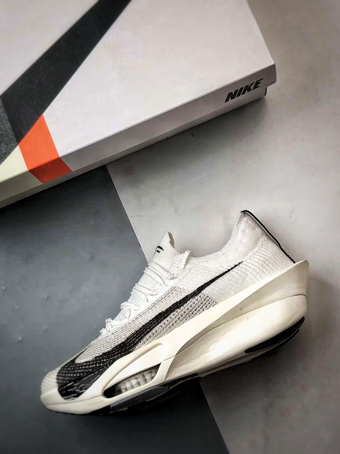 NK Air Zoom Alphafly 3 白黑 阿尔法飞行3代系列马拉松轻量竞速运动跑鞋 FB8356-100
