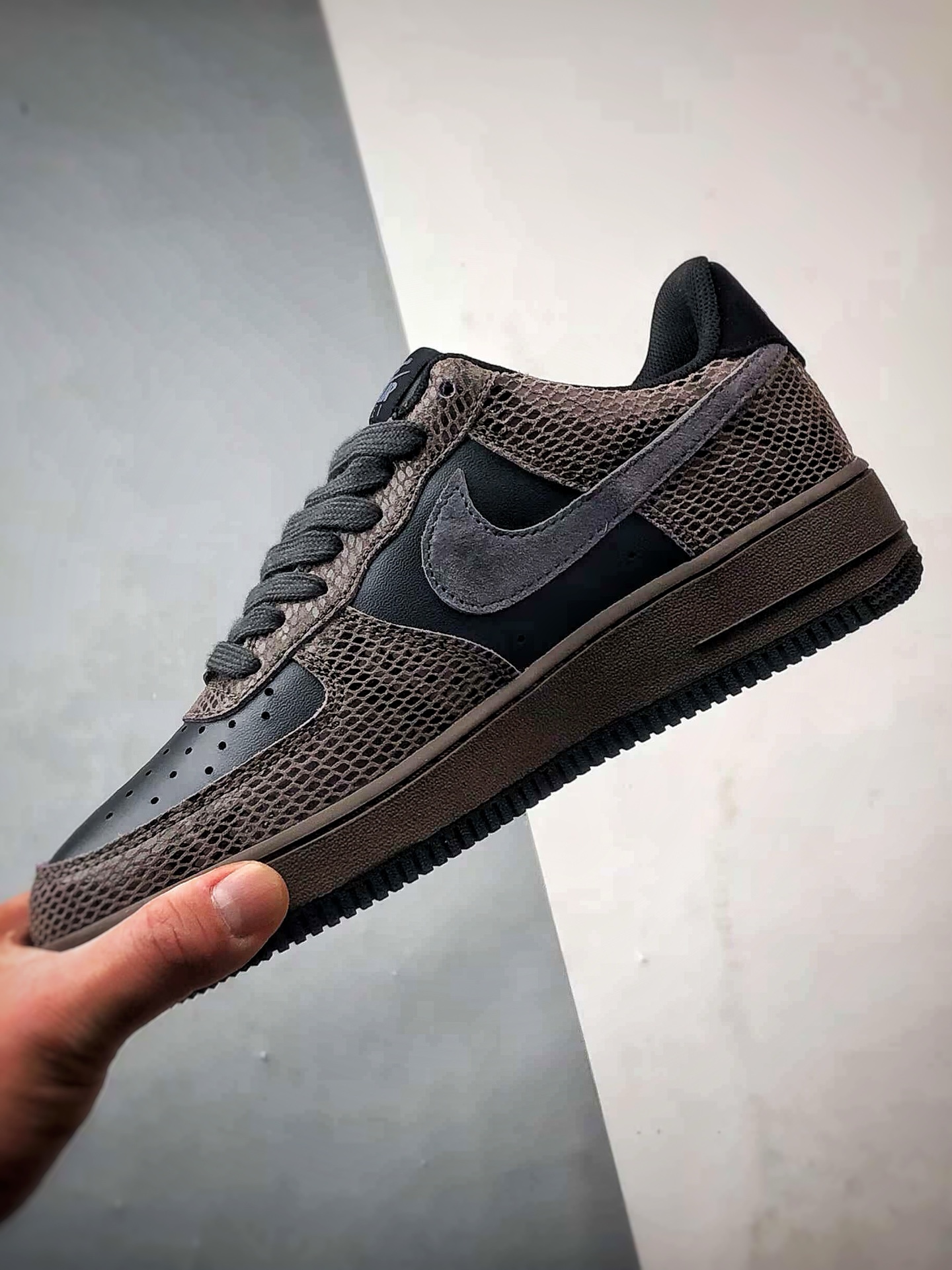 Air Force 1 Low 黑灰蛇纹 HF2898-001