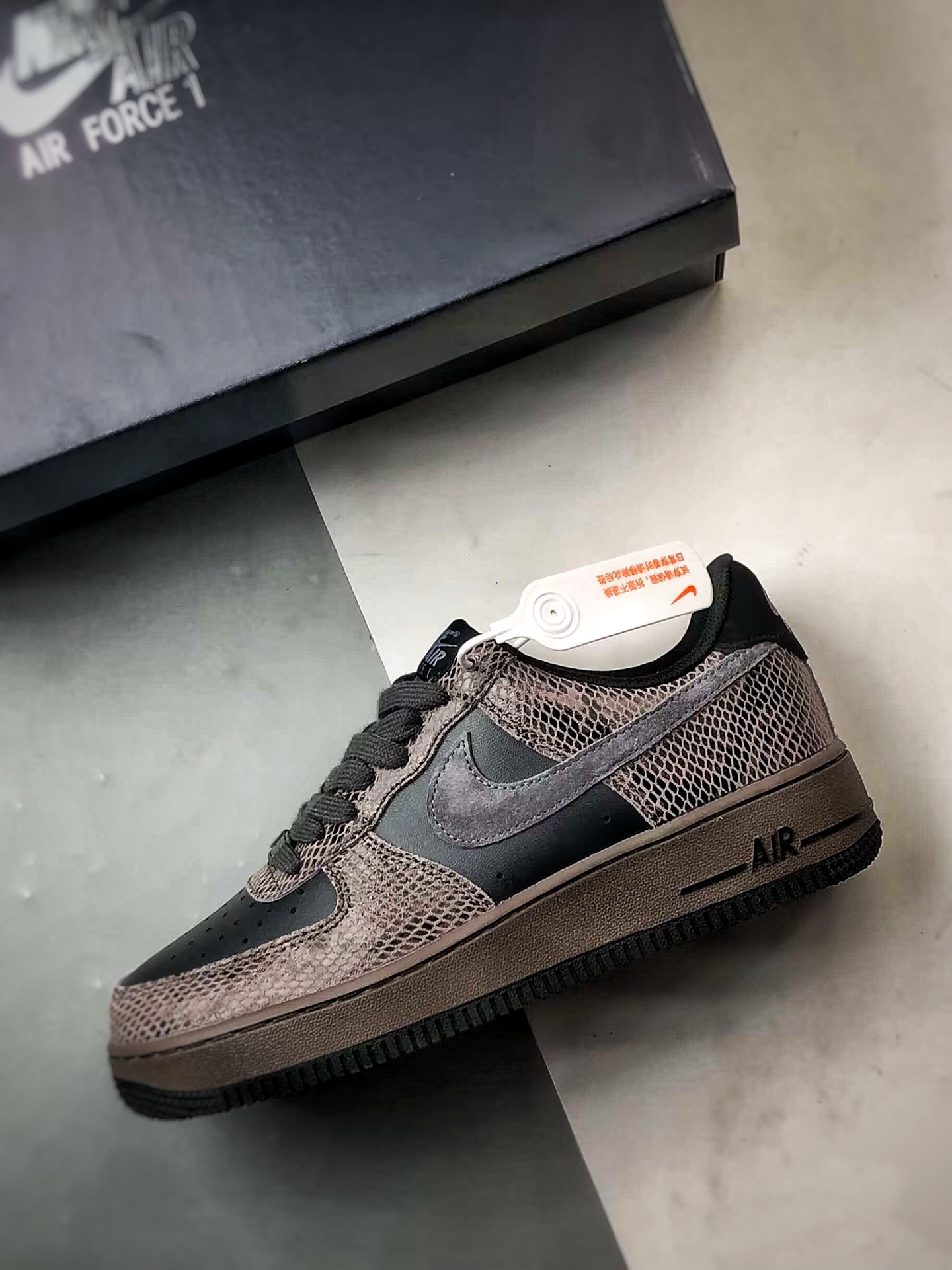 Air Force 1 Low 黑灰蛇纹 HF2898-001