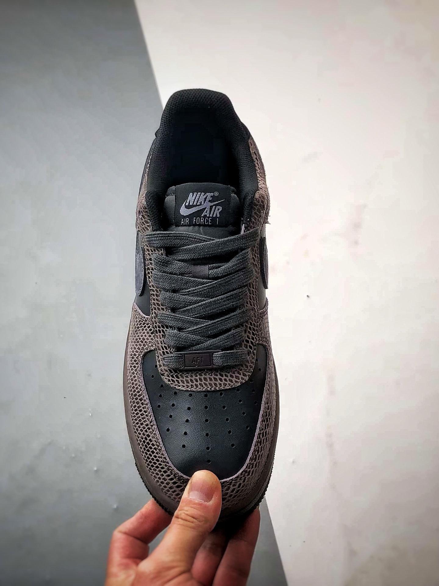 Air Force 1 Low 黑灰蛇纹 HF2898-001