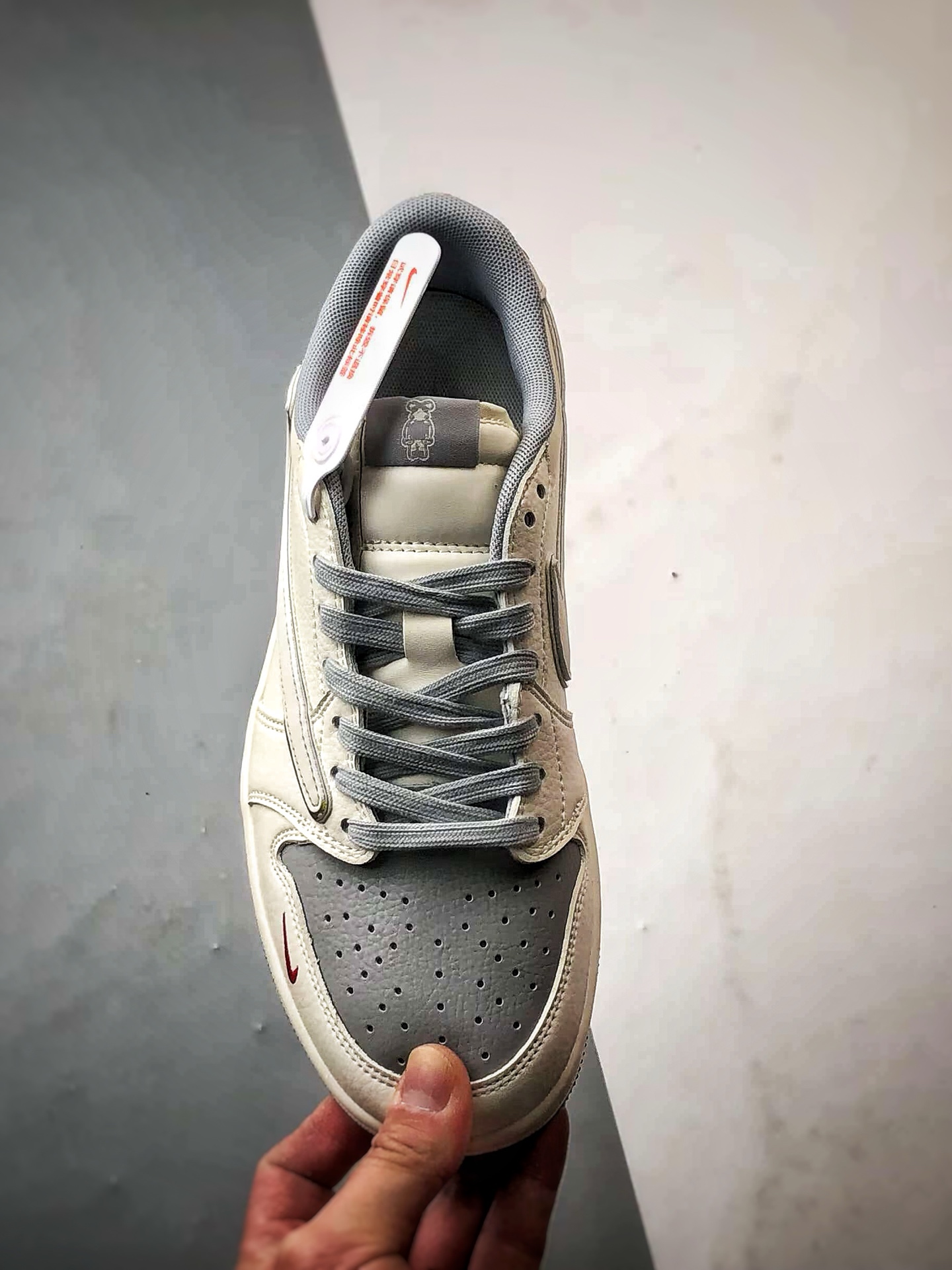 Air Jordan 1 Low ”高端定制” 暴力熊米白灰倒钩 XS7089-527