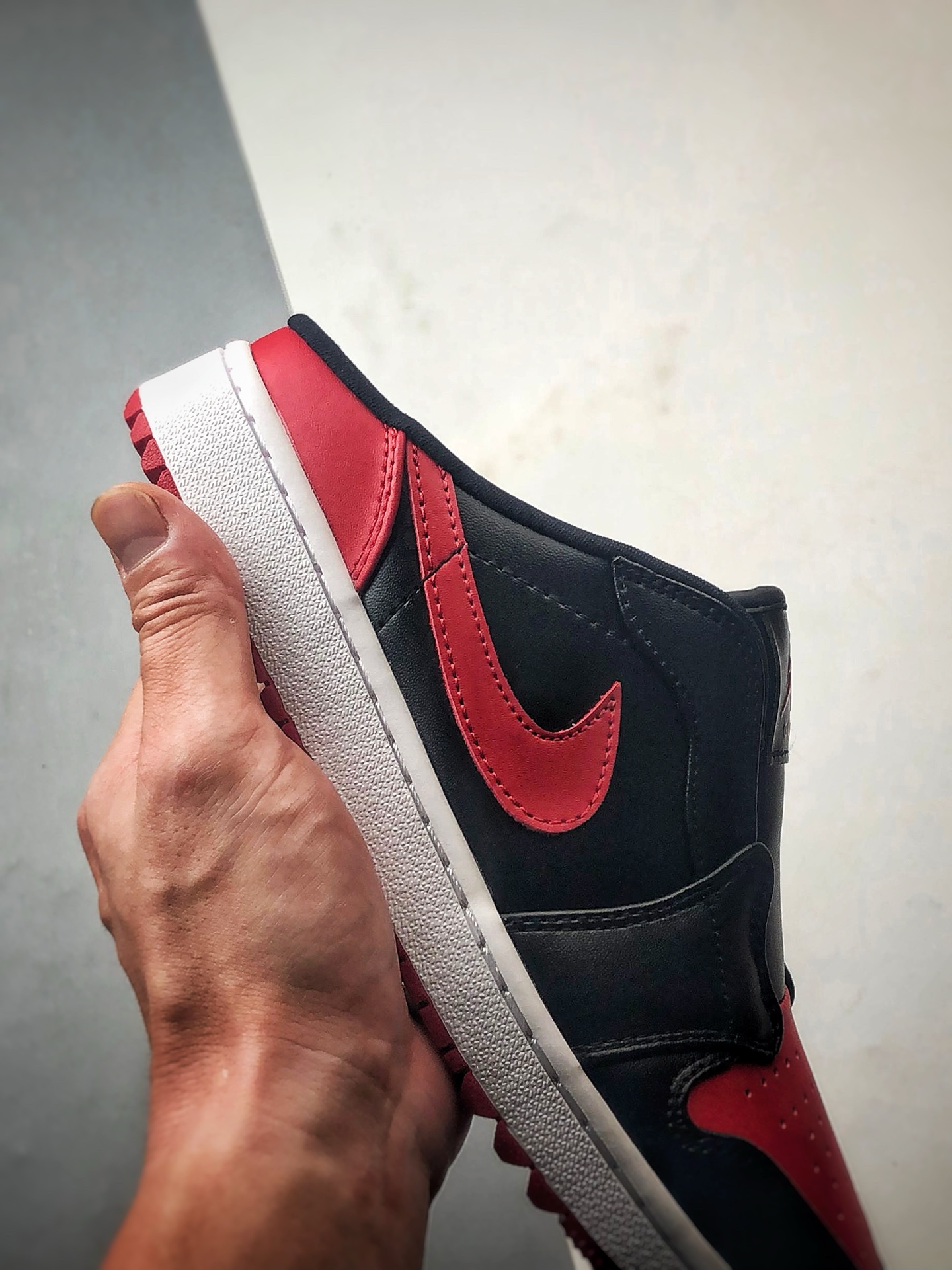 200 Air Jordan 1 Mule 黑红 官方同步 AJ系列穆勒一脚蹬半拖 FJ1214-001