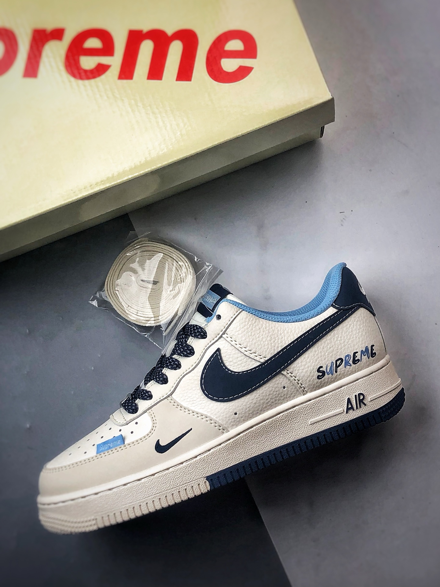 Sup x Air Force 1 Low 反光米白蓝 XS1958-565