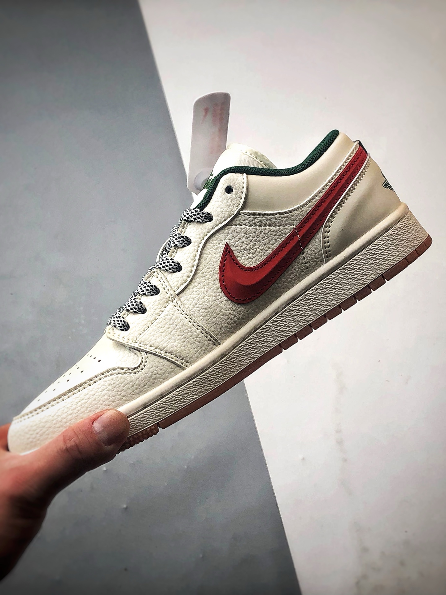 Air Jordan 1 Low OG ”高端定制” 斯图西白红绿 XS6086-560