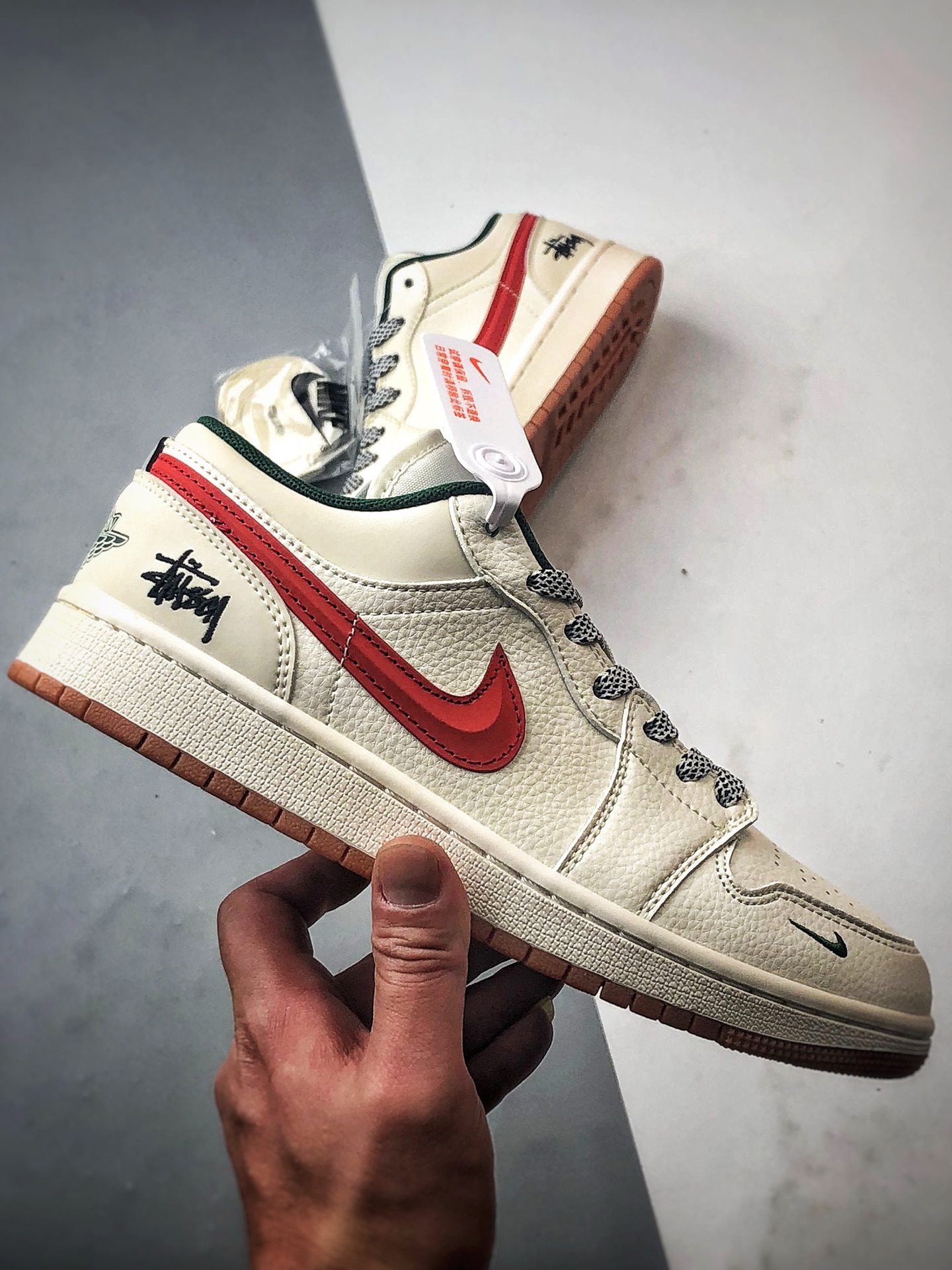 Air Jordan 1 Low OG ”高端定制” 斯图西白红绿 XS6086-560