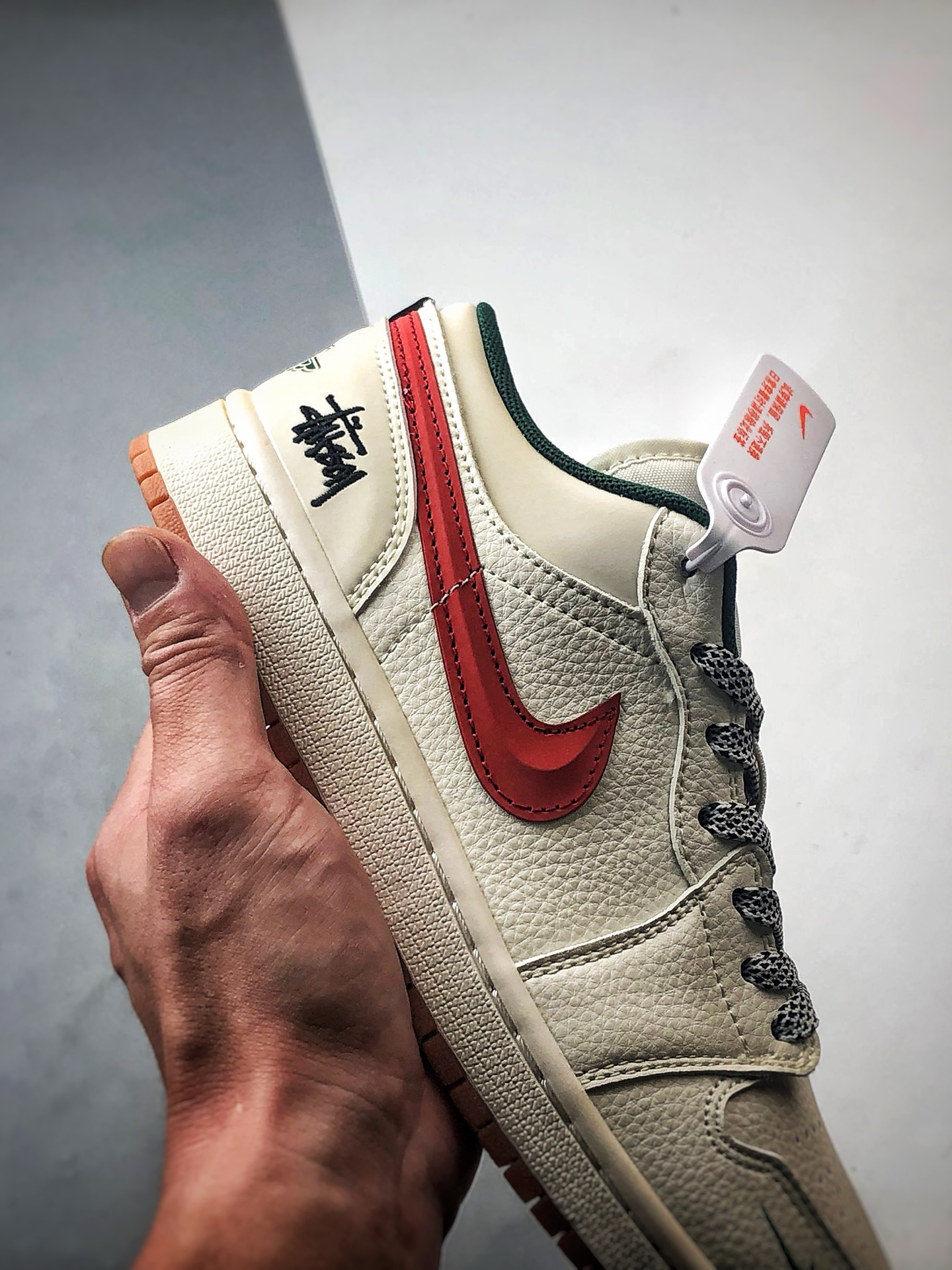 Air Jordan 1 Low OG ”高端定制” 斯图西白红绿 XS6086-560