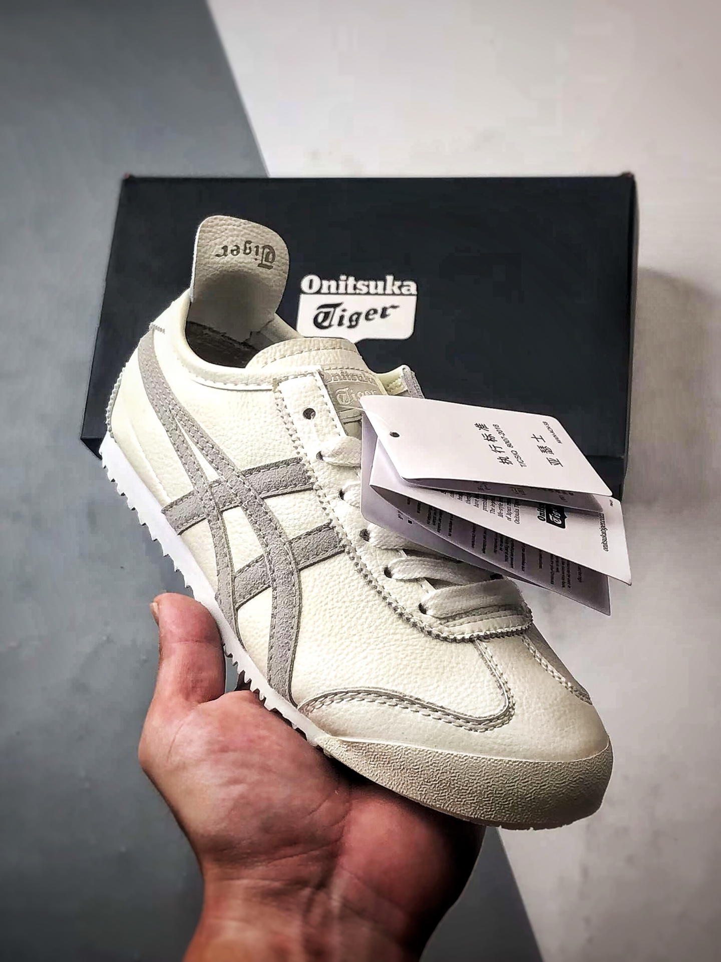 160 Asics 鬼冢虎 Mexico 66 米灰色 1183A942-101