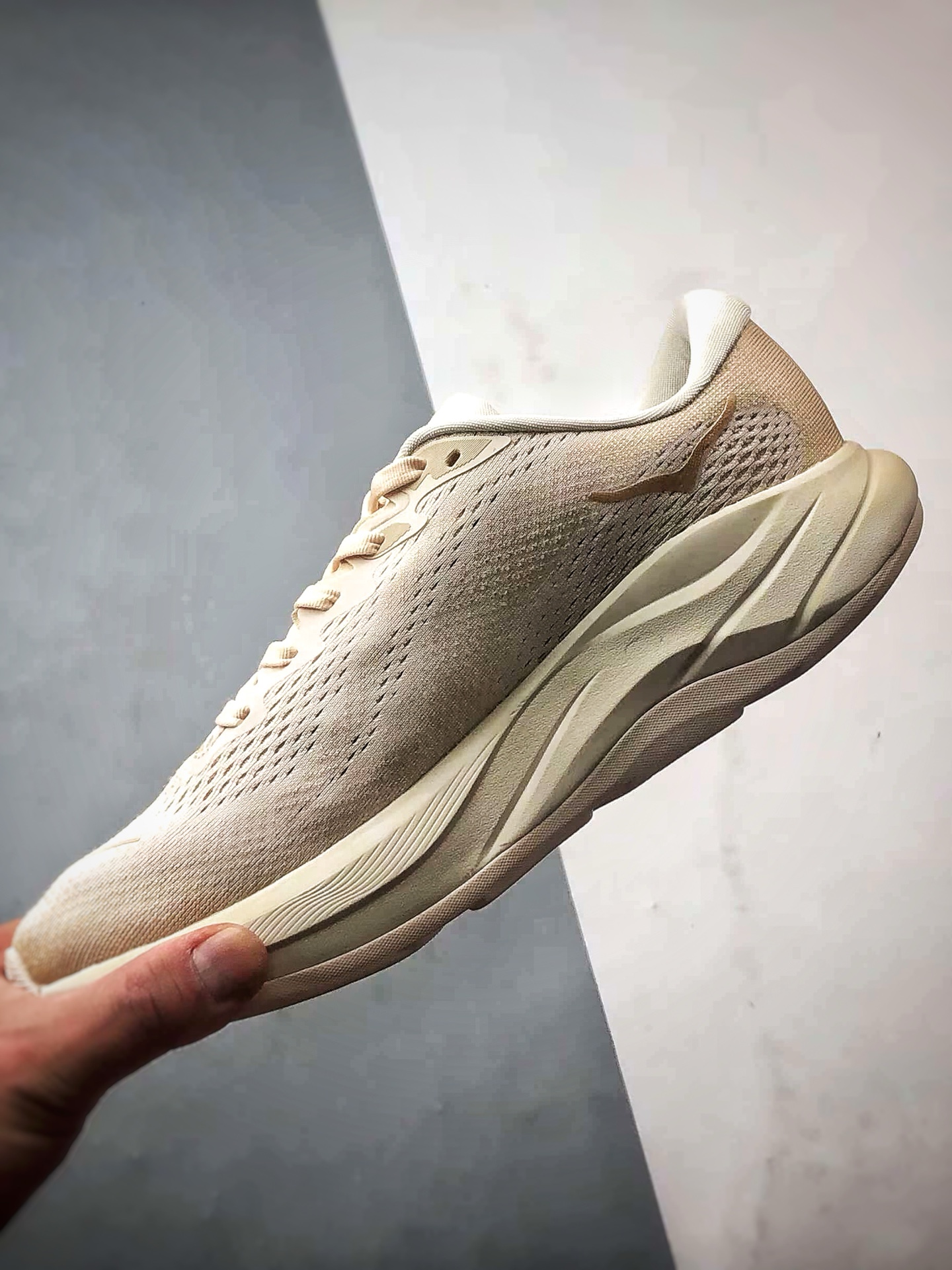 240 Hoka One One Rincon 4 米色 林康4代公路休闲跑步鞋 1155131-VCH