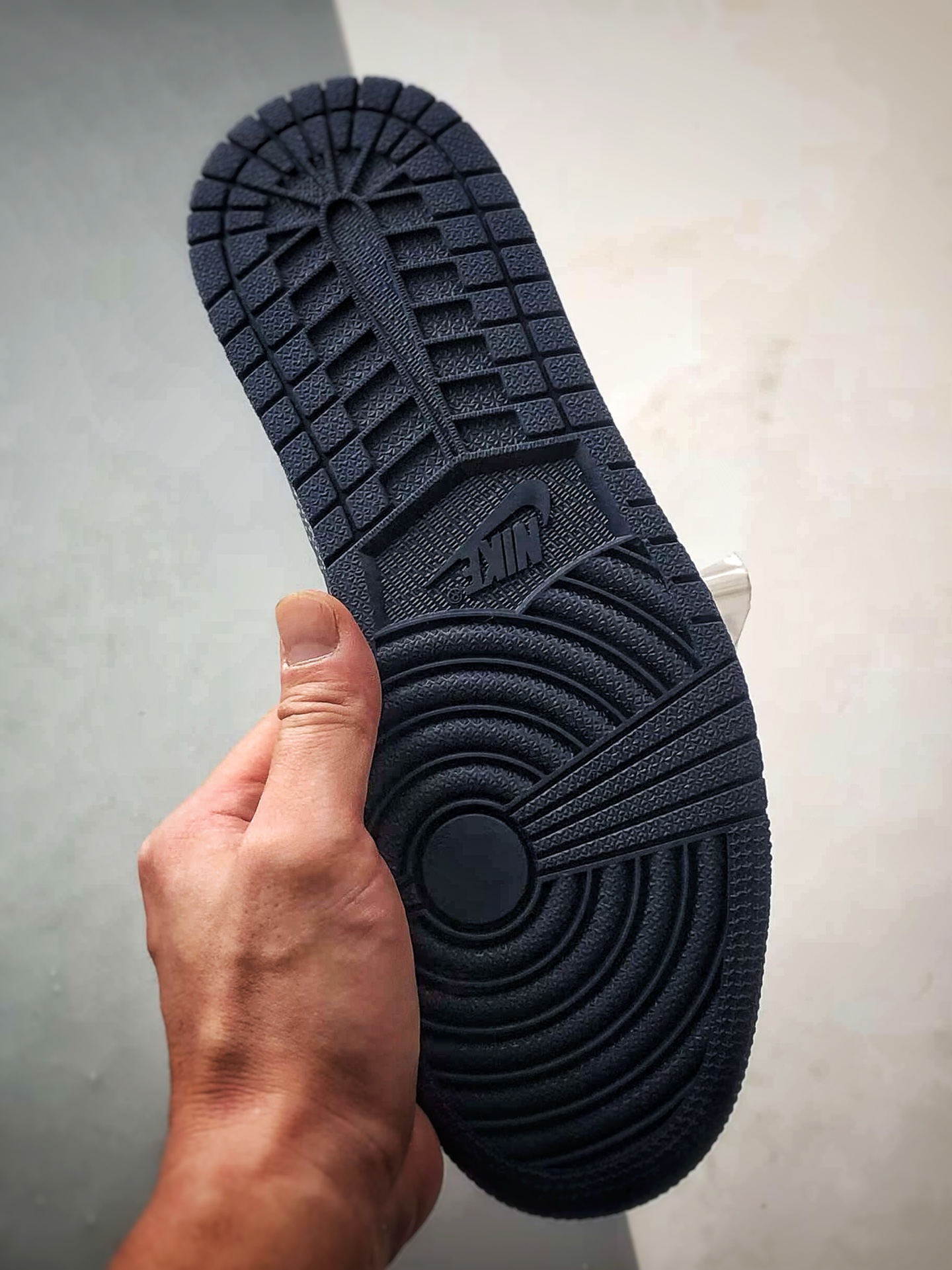 Air Jordan 1 Low OG ”高端定制” 迪奥米白黑蓝倒钩 LD2025-009