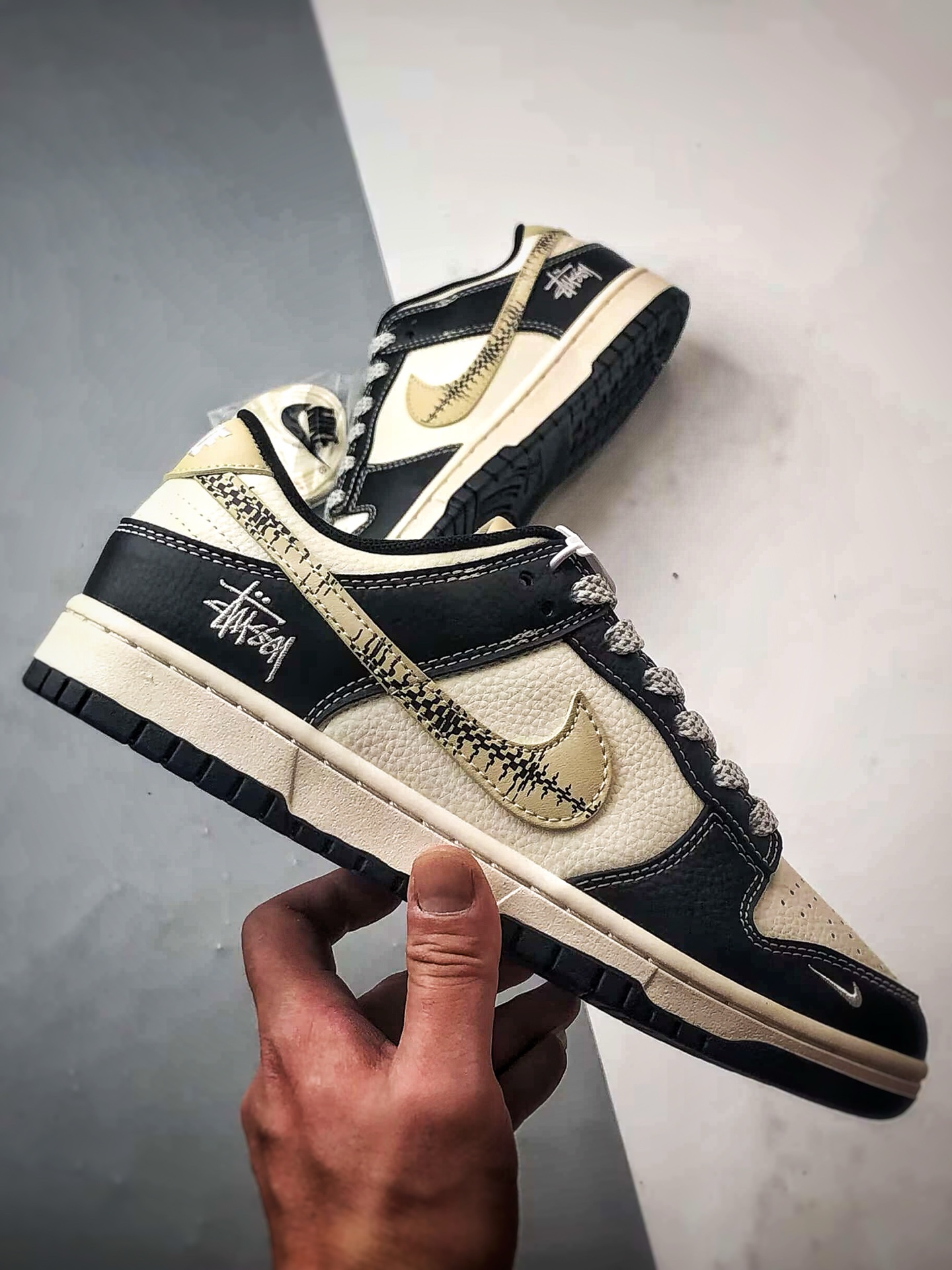 290 NK Dunk Low Retro ”DIY高端定制” 斯图西米黑浅黄钩 低帮休闲运动板鞋 ZH2598-271