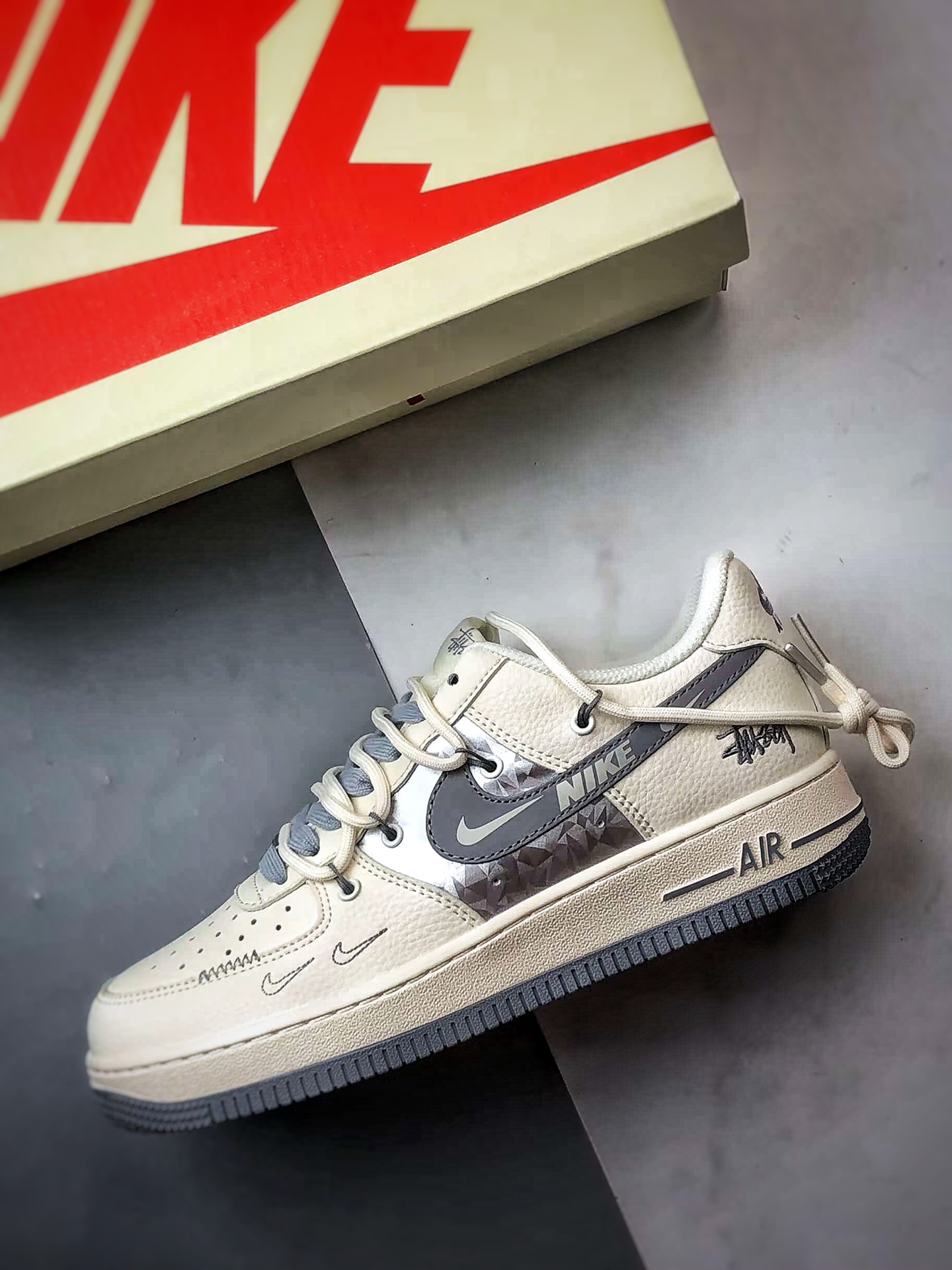 Stussy x Air Force 1 Low 米灰银解构 DM6868-072