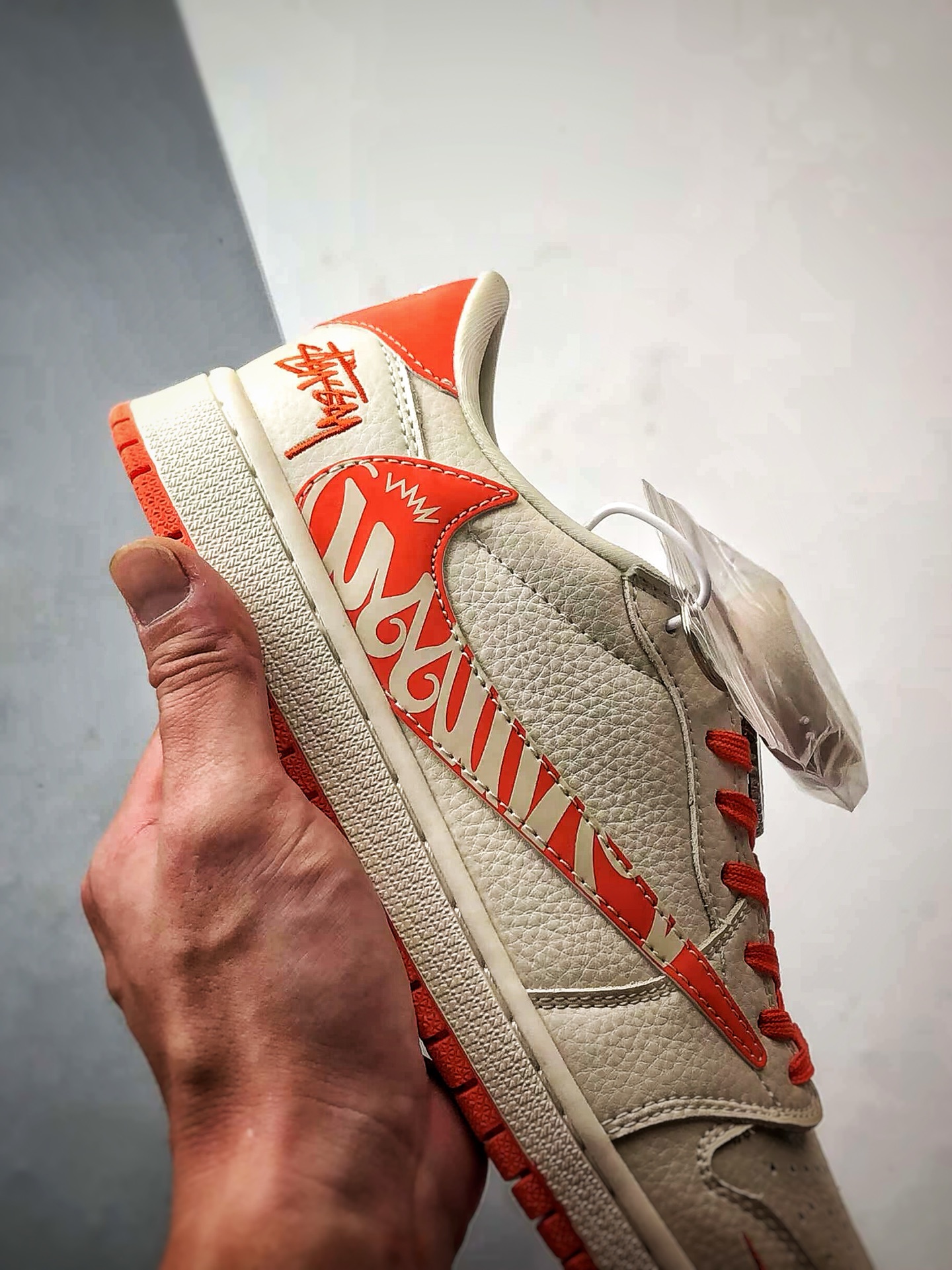 Air Jordan 1 Low OG ”高端定制” 斯图西米白橙倒钩 LD2025-020