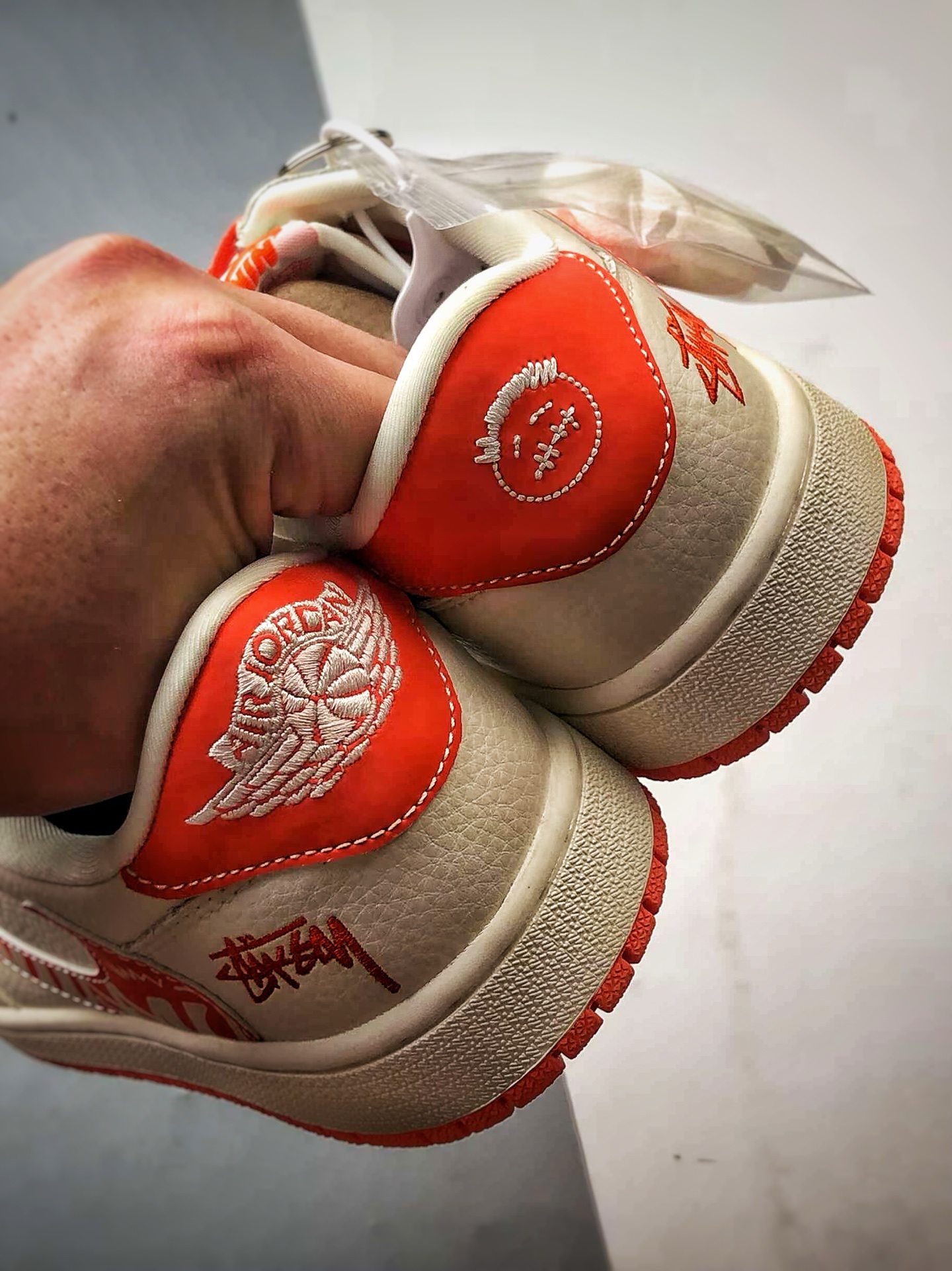 Air Jordan 1 Low OG ”高端定制” 斯图西米白橙倒钩 LD2025-020