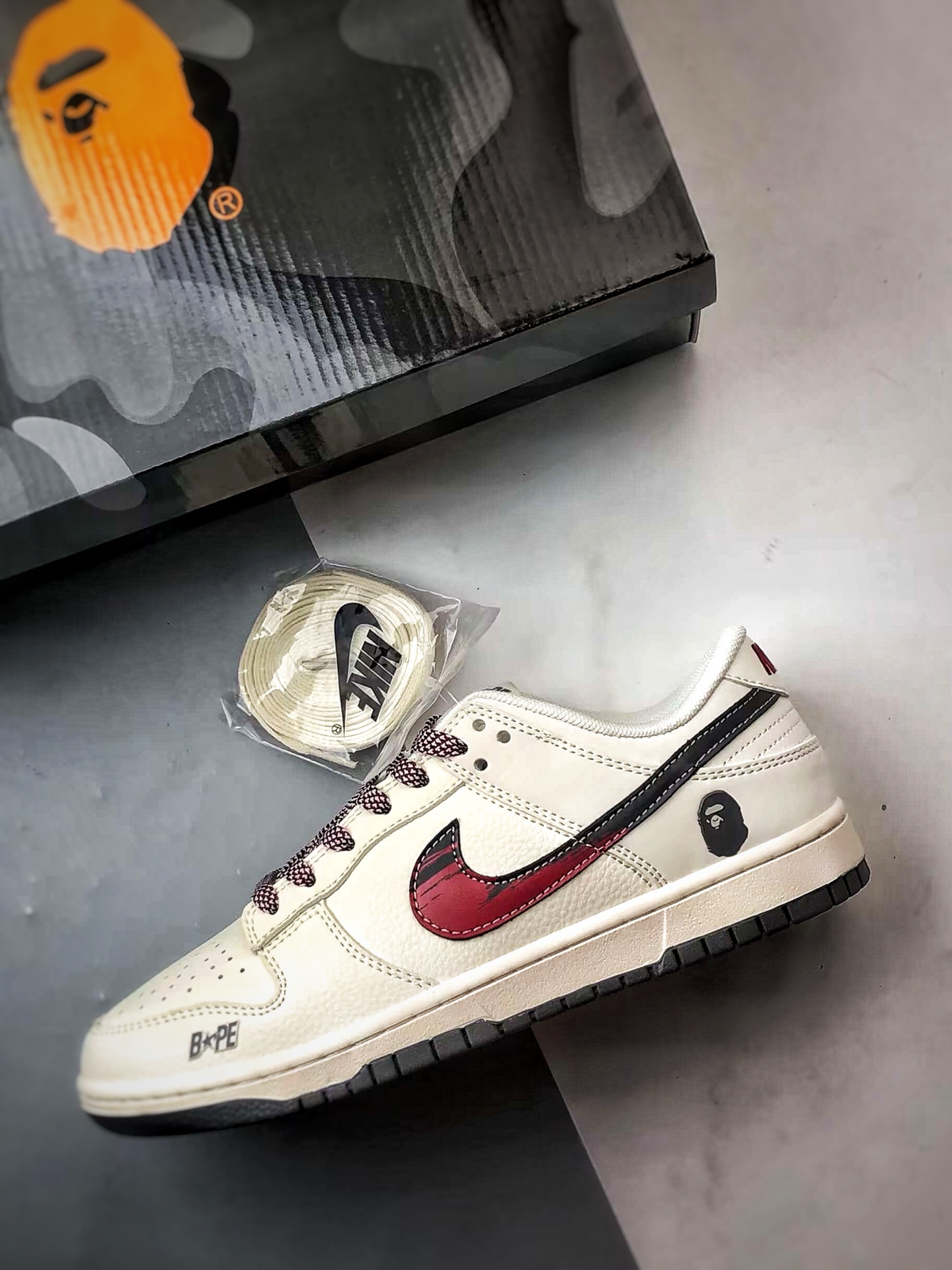 290 NK Dunk Low Retro ”DIY高端定制” Bape米白灰红钩 低帮休闲运动板鞋 JJ2508-561