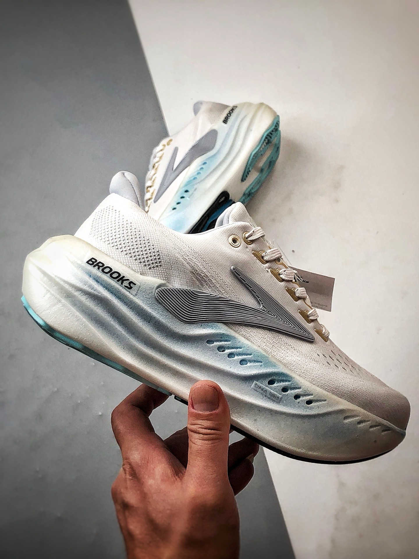 260 Brooks布鲁克斯 Glycerin max 白灰蓝 舒适简约防滑耐磨低帮跑步鞋