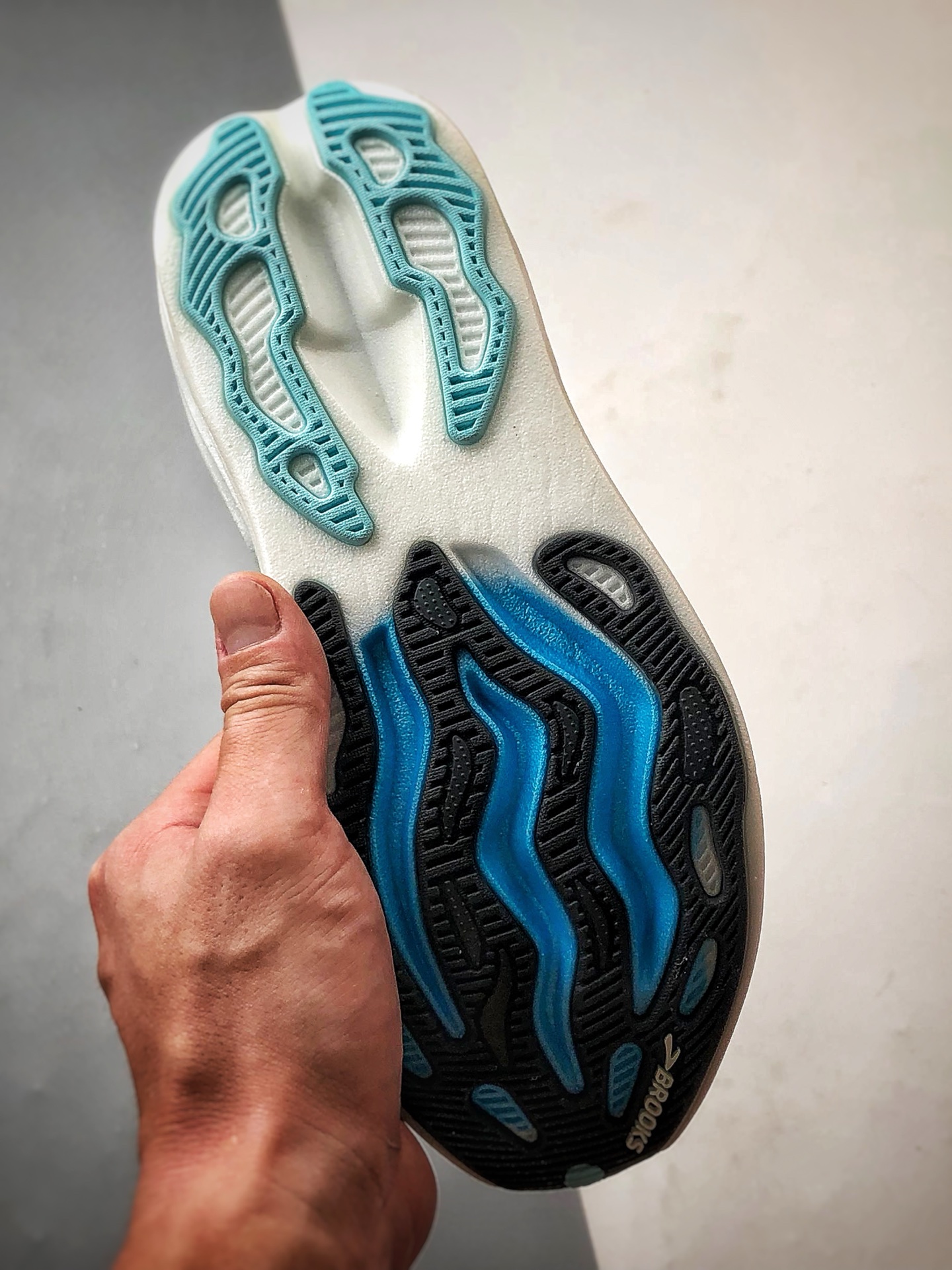 260 Brooks布鲁克斯 Glycerin max 白灰蓝 舒适简约防滑耐磨低帮跑步鞋