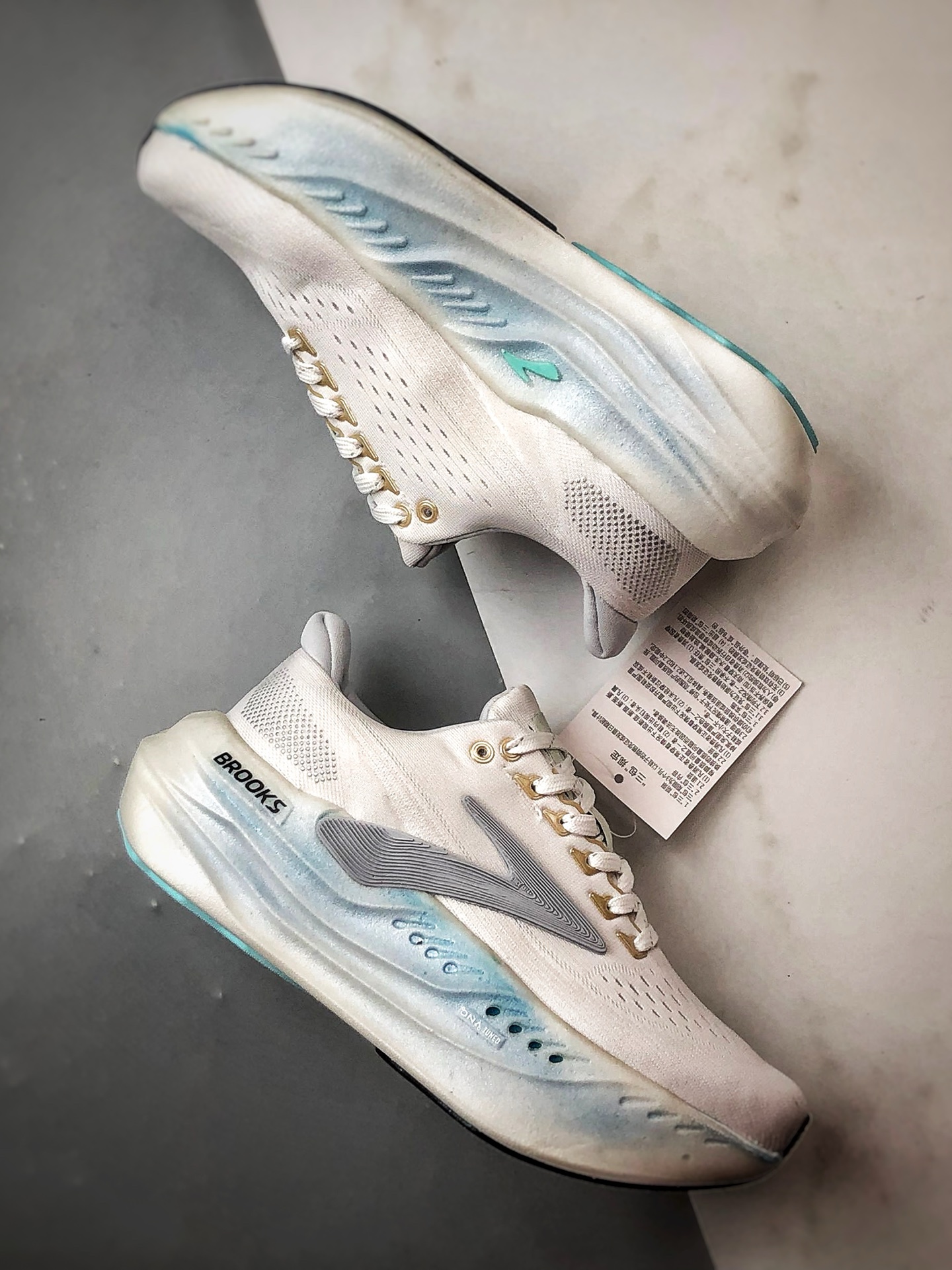 260 Brooks布鲁克斯 Glycerin max 白灰蓝 舒适简约防滑耐磨低帮跑步鞋