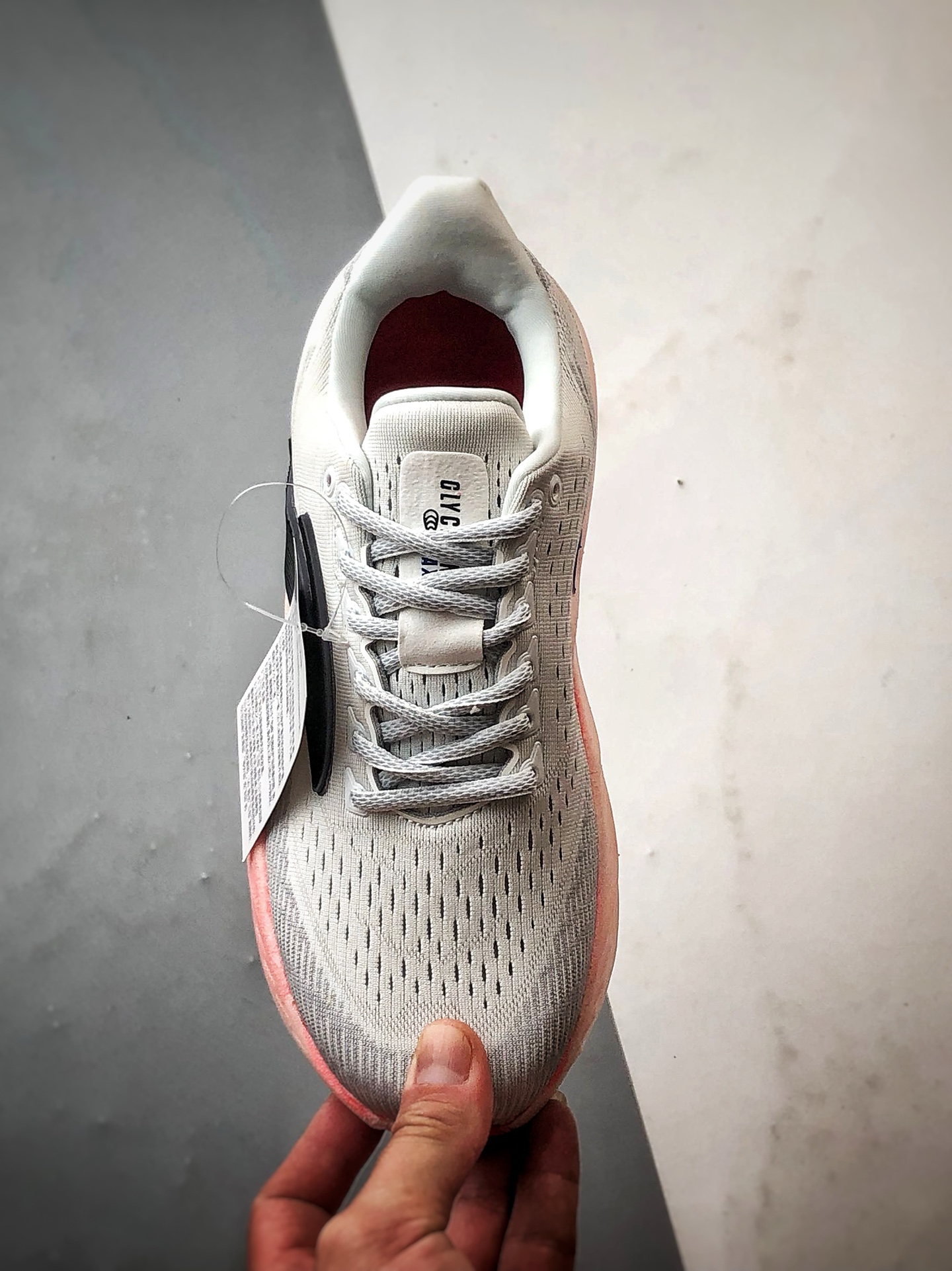 Brooks布鲁克斯 Glycerin max 白黑粉 舒适简约防滑耐磨低帮跑步鞋