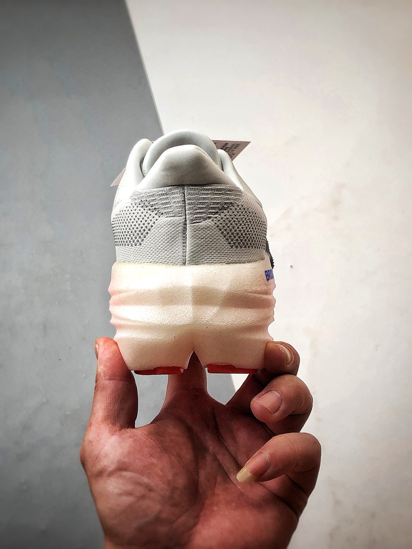 Brooks布鲁克斯 Glycerin max 白黑粉 舒适简约防滑耐磨低帮跑步鞋