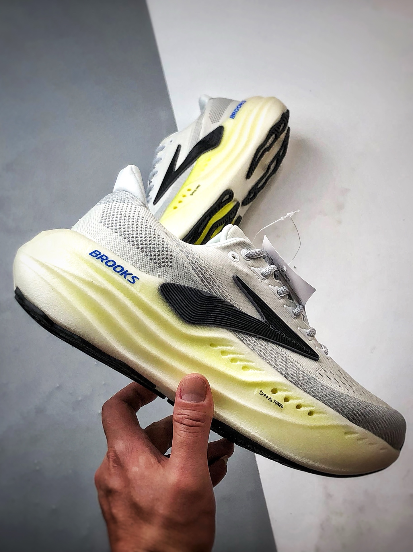 260 Brooks布鲁克斯 Glycerin max 灰黑黄 舒适简约防滑耐磨低帮跑步鞋