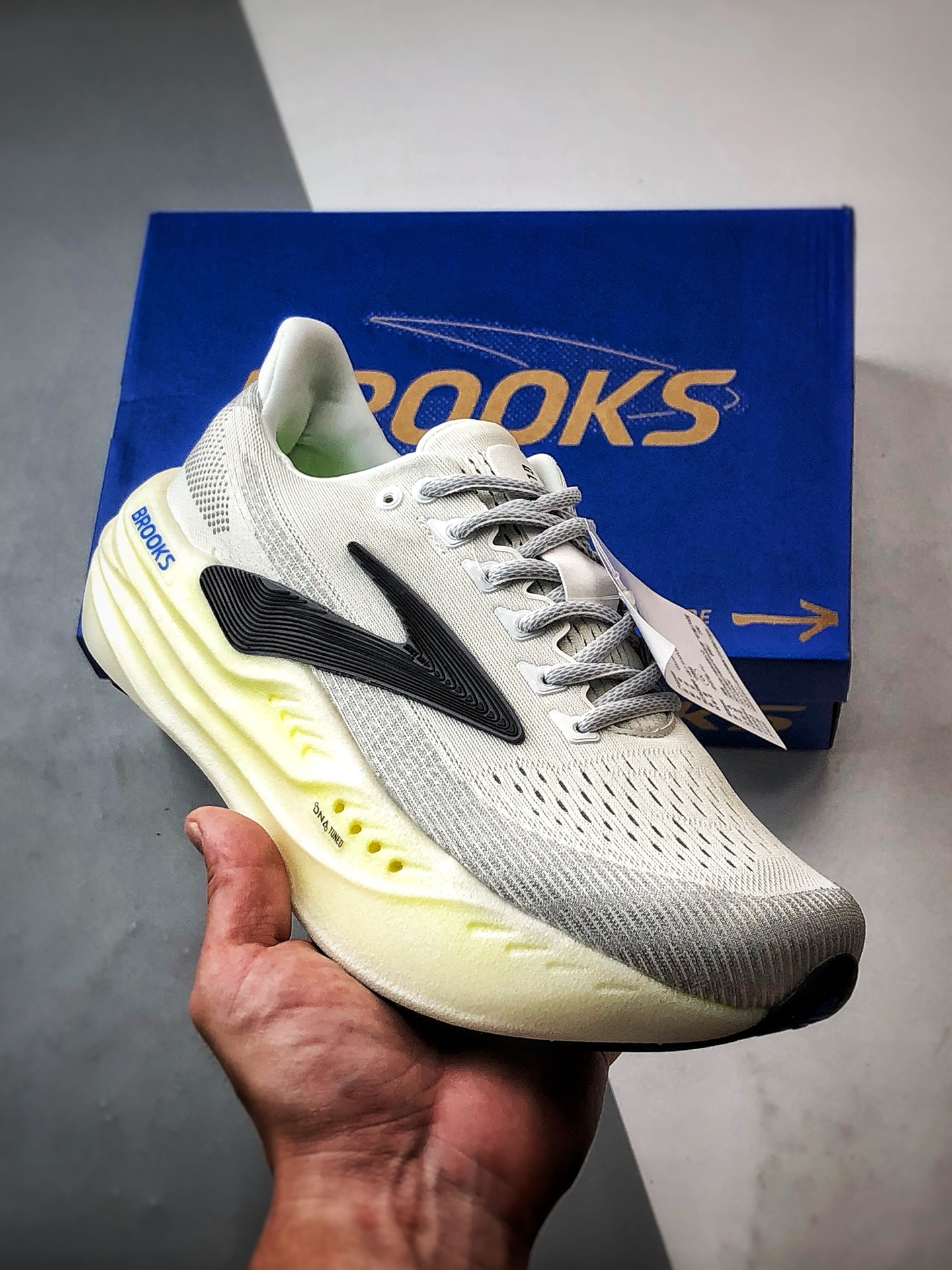 260 Brooks布鲁克斯 Glycerin max 灰黑黄 舒适简约防滑耐磨低帮跑步鞋