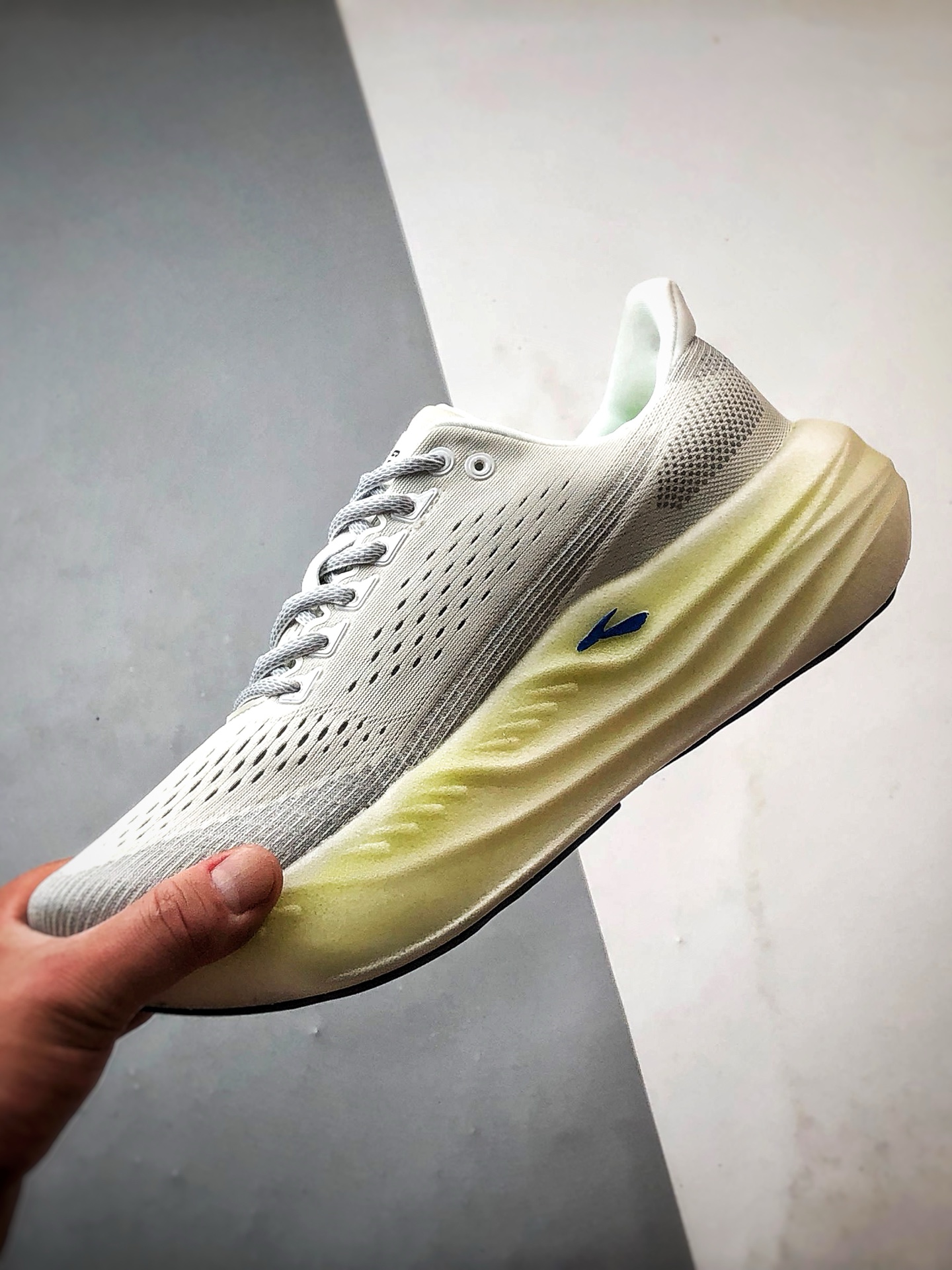 260 Brooks布鲁克斯 Glycerin max 灰黑黄 舒适简约防滑耐磨低帮跑步鞋