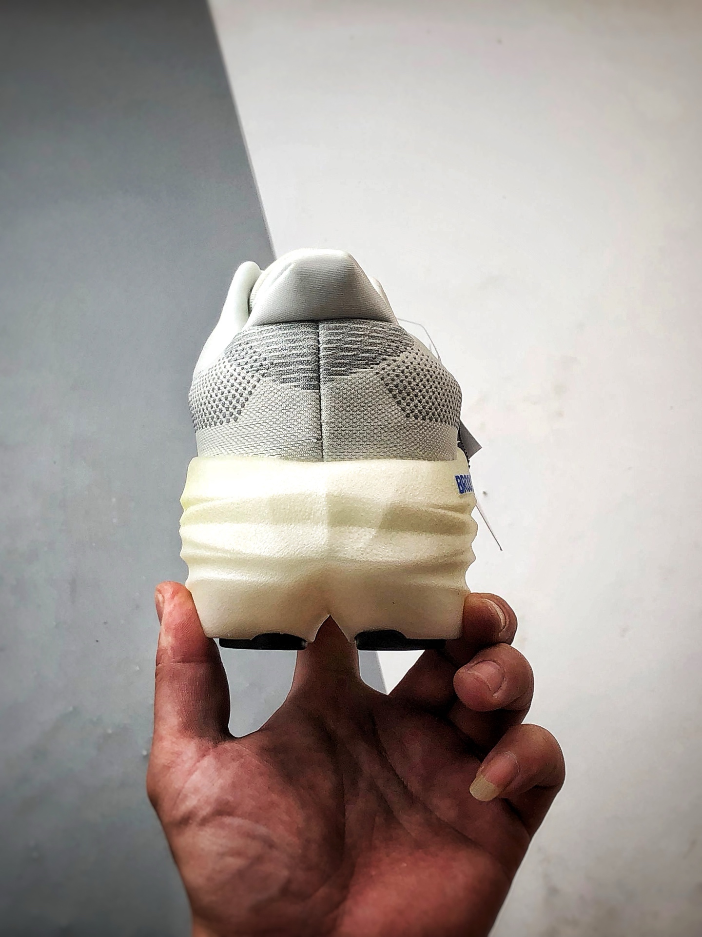 260 Brooks布鲁克斯 Glycerin max 灰黑黄 舒适简约防滑耐磨低帮跑步鞋
