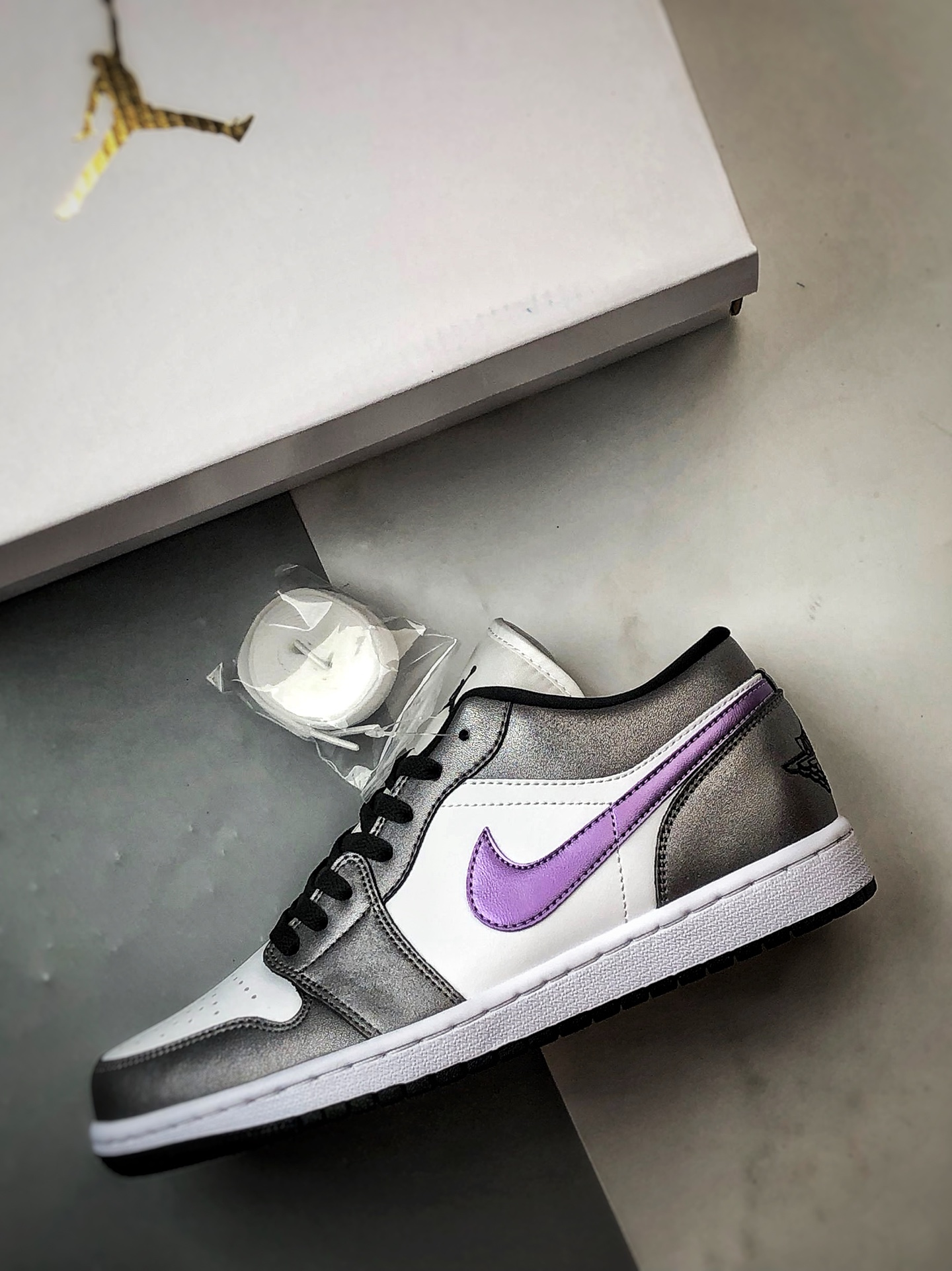 200 Air Jordan 1 Low 白银紫 HJ5910-105