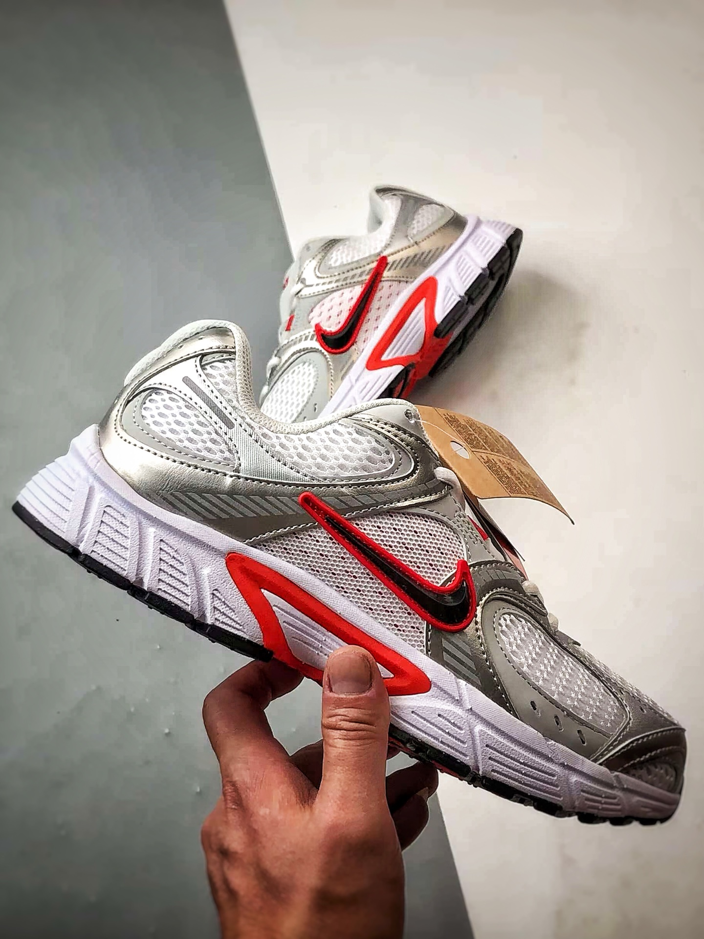 200 NK V5 RNR系列 白银红 复古Y3K风格舒适百搭跑步鞋 HQ7901-100