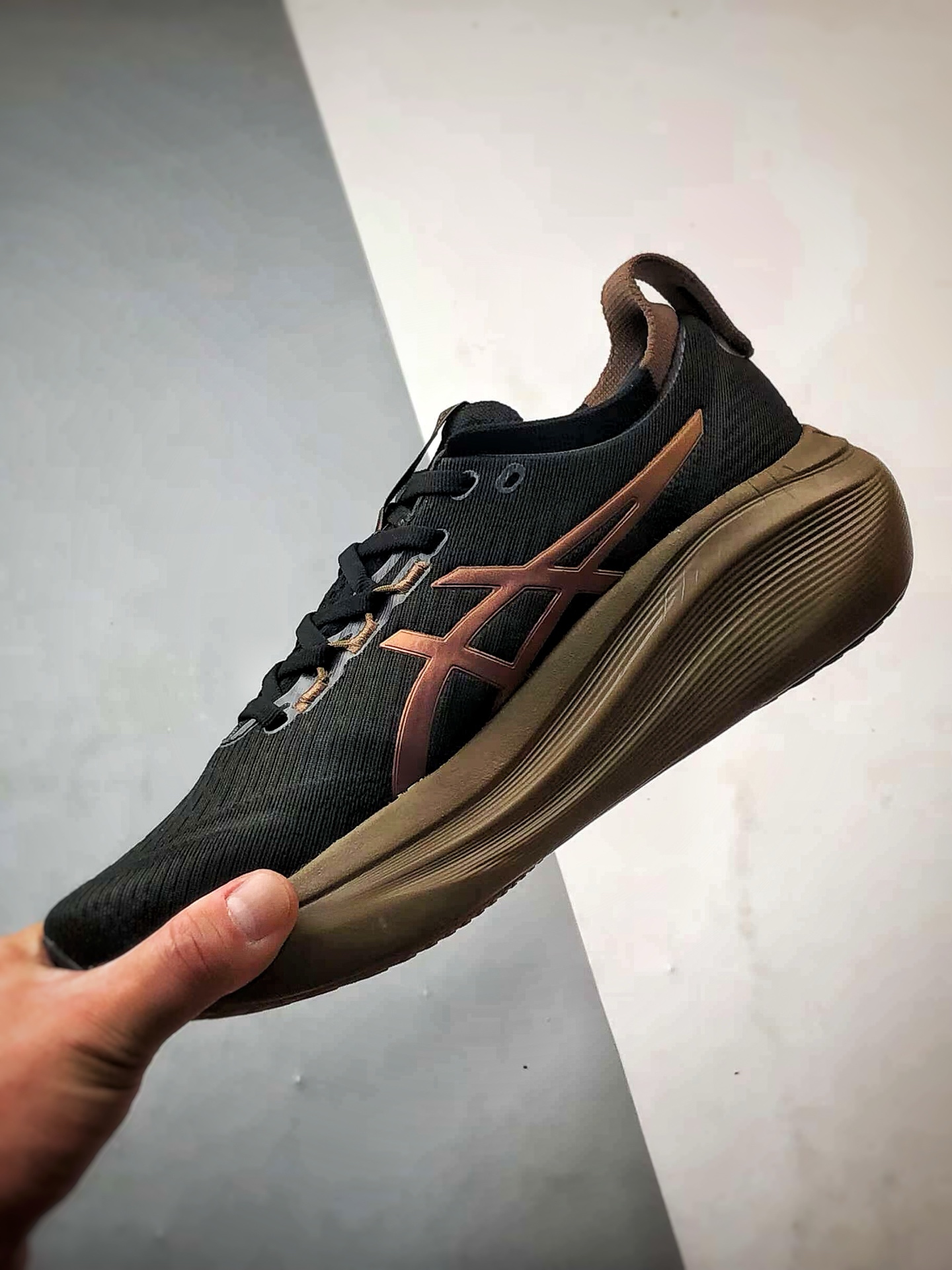 190 Asics Gel-Nimbus 27 黑金 亚瑟士27代舒适轻盈休闲跑步鞋