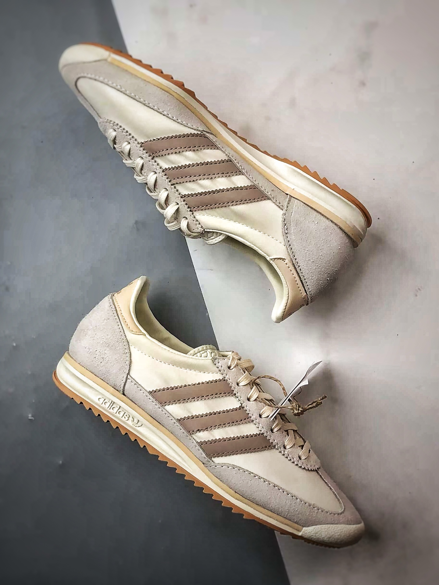 180 AD Originals SL 72 OG 米白色 经典复古轻便休闲运动慢跑鞋 JH7394