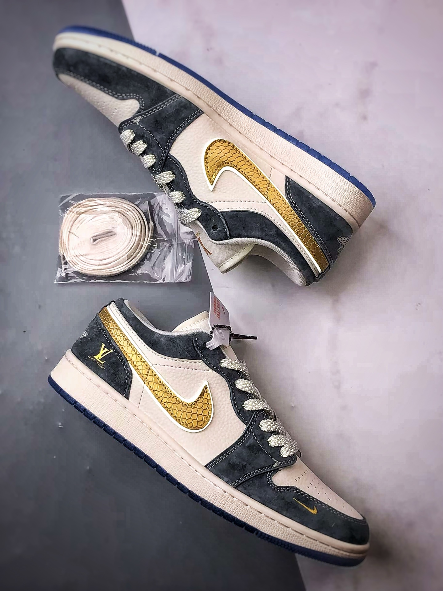 290 Air Jordan 1 Low OG ”高端定制” LV灰蓝蛇纹金钩 XX3168-167