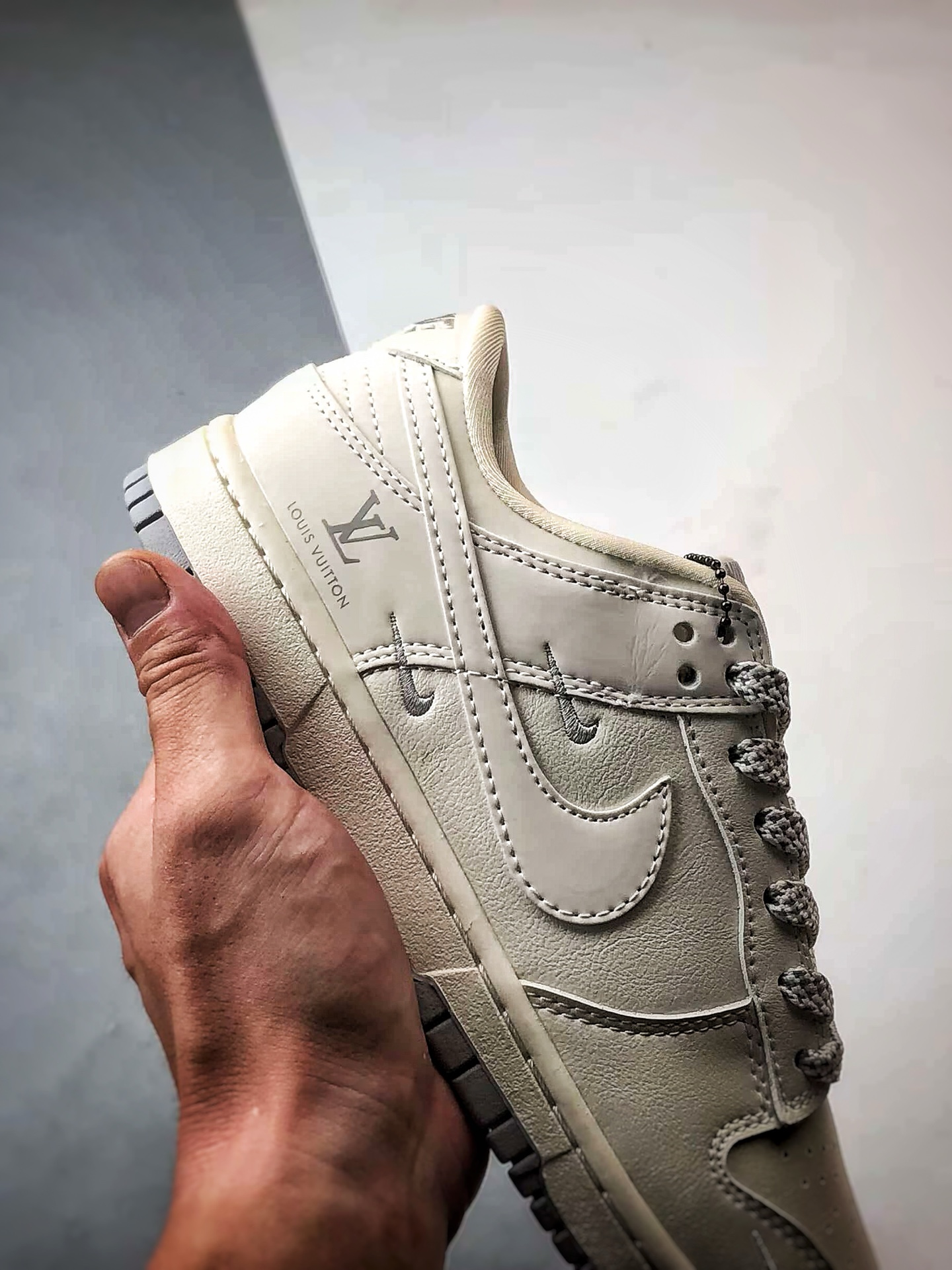 NK Dunk Low Retro ”DIY高端定制” LV反光米白灰双小钩 低帮休闲运动板鞋 XX3168-180