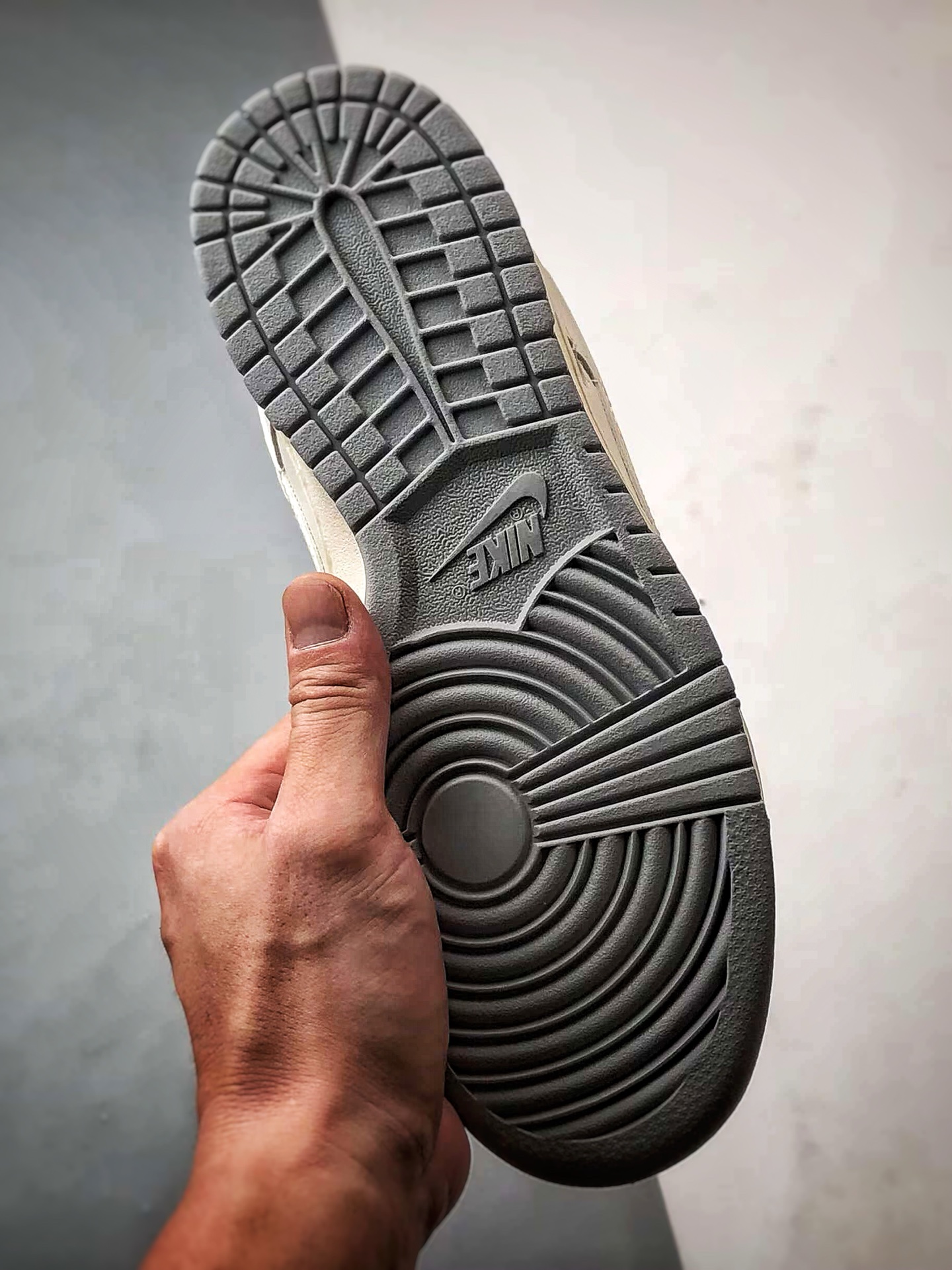 NK Dunk Low Retro ”DIY高端定制” LV反光米白灰双小钩 低帮休闲运动板鞋 XX3168-180