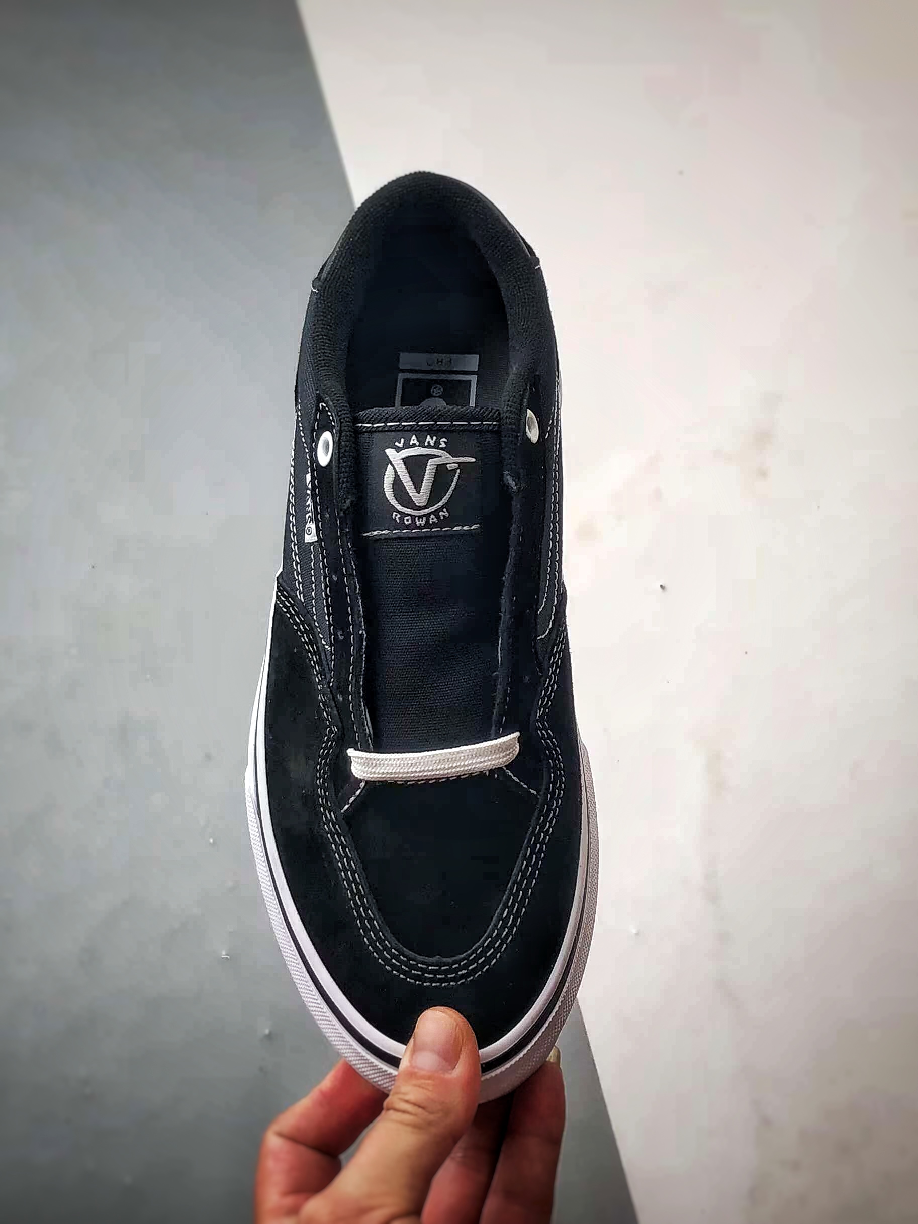 180 Vans Skate Rowan Pro 黑白 经典百搭 轻便舒适专业滑板鞋 VN0A4TZCY28