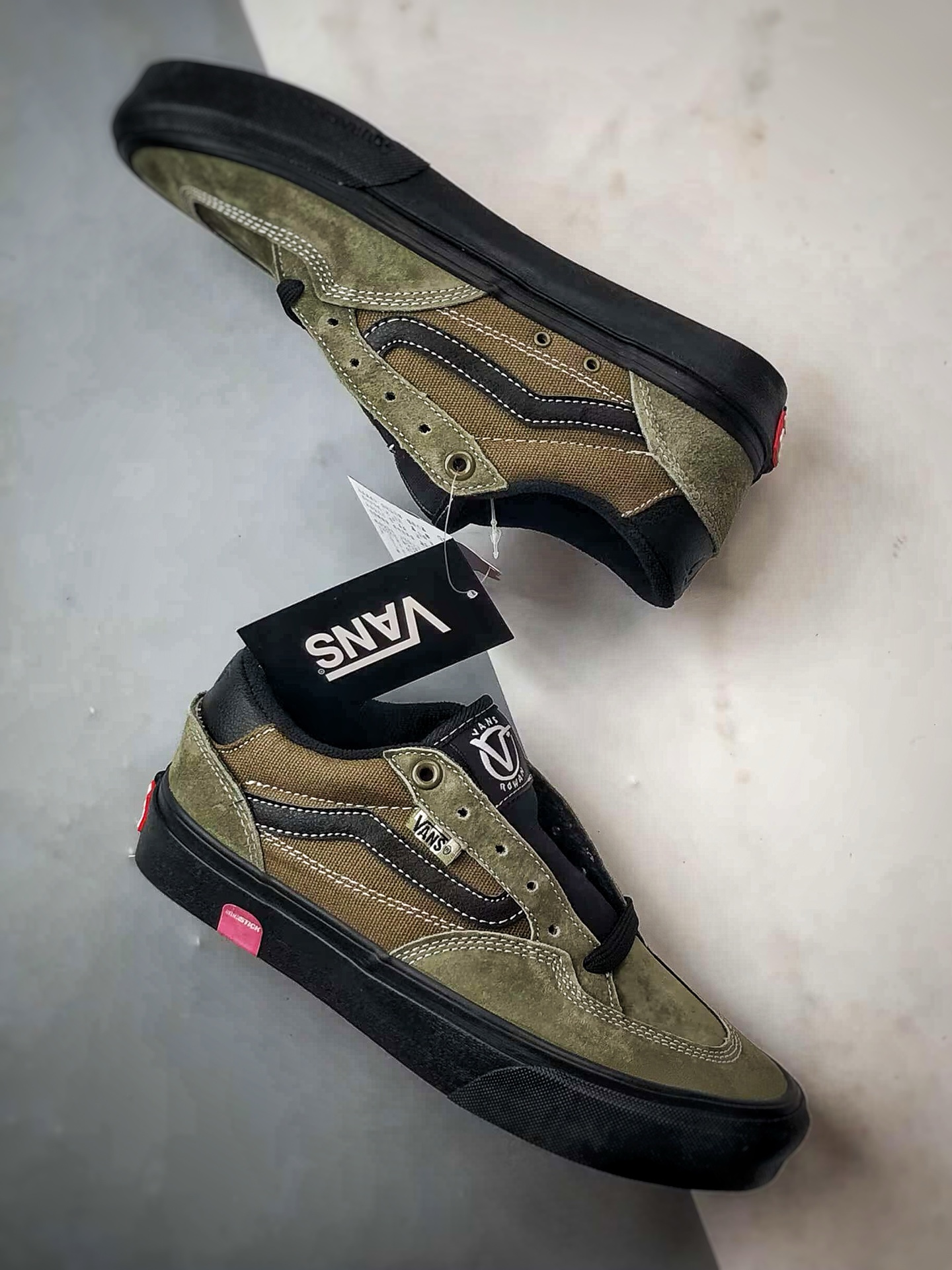 200 Vans Skate Rowan Pro 黑绿 经典百搭 轻便舒适专业滑板鞋 VN0A5JICBIQ