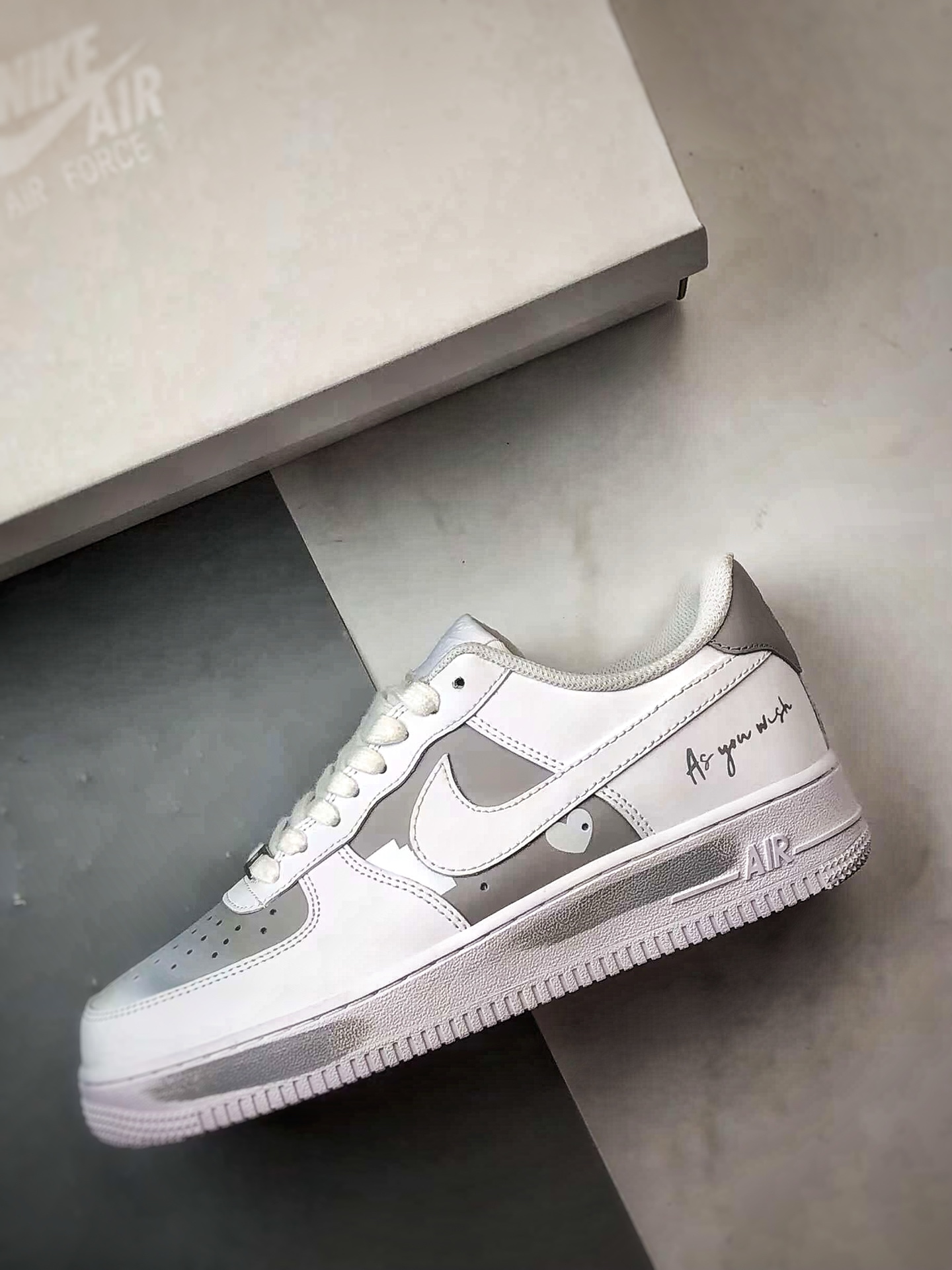 220 Air Force 1 '07 Low 情人节白灰 CW2288-111