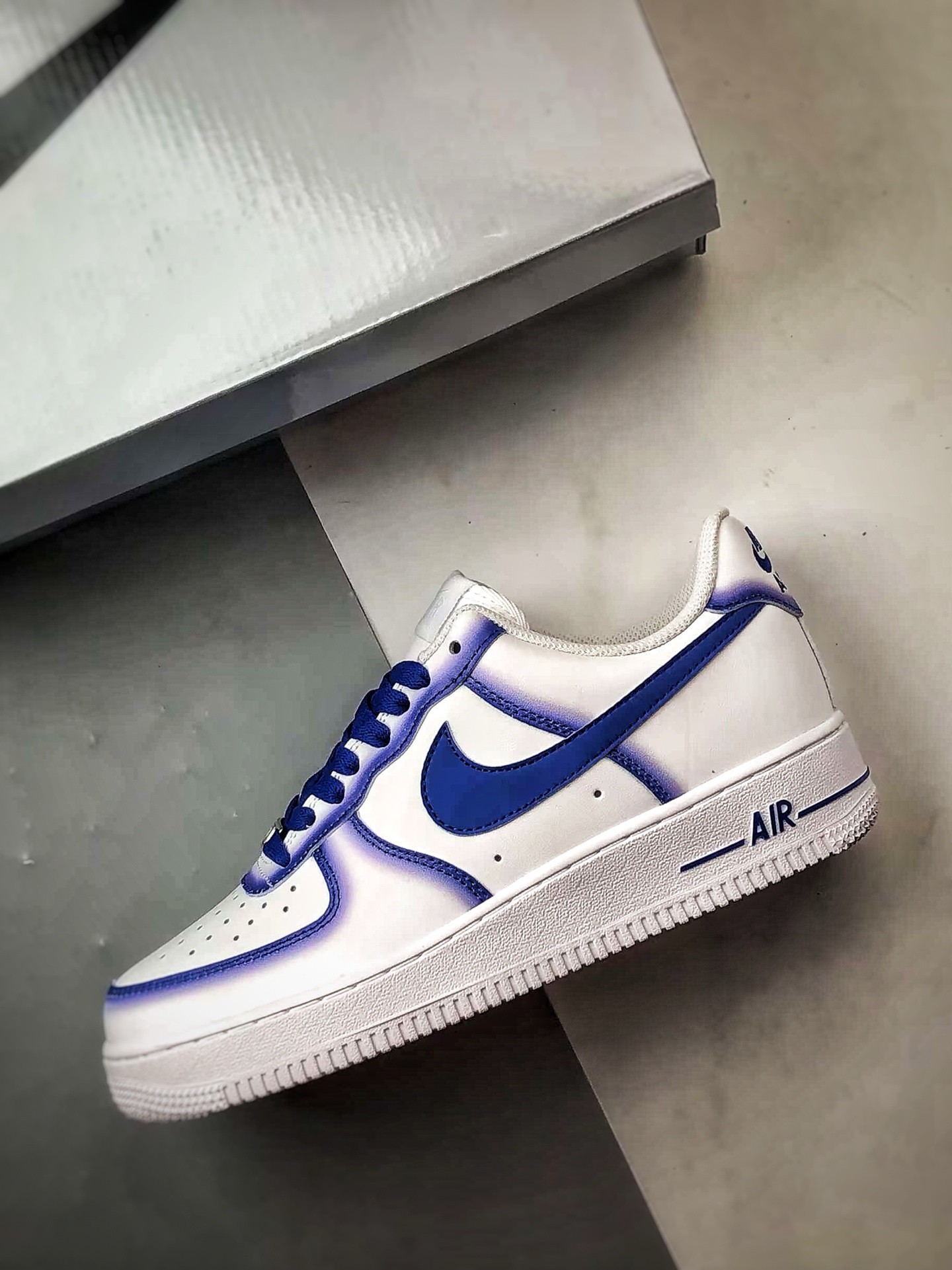 280 【定制球鞋】Air Force 1 Low 蓝色星球 白蓝 经典休闲运动板鞋 ZH0316-079