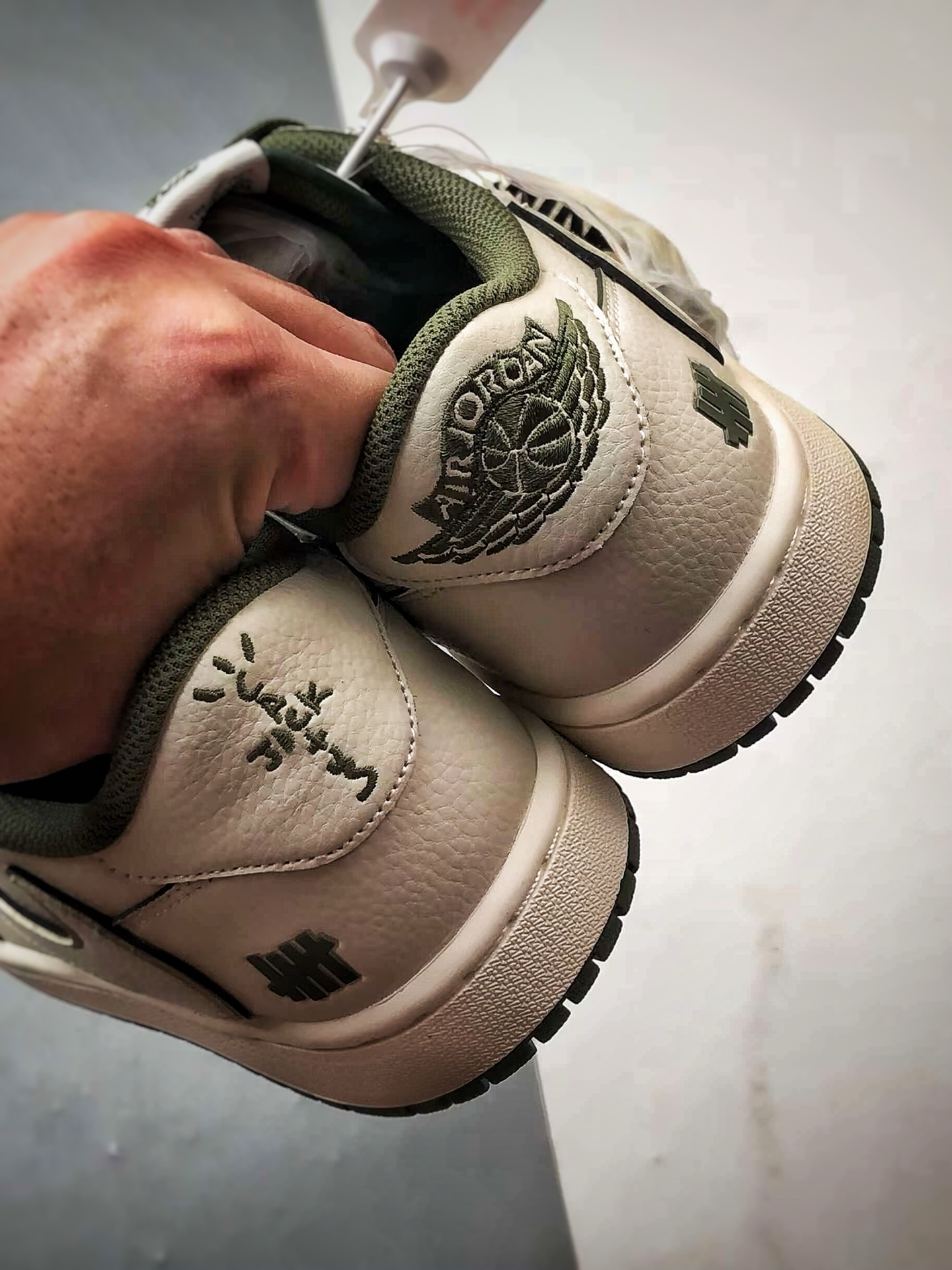 270 Air Jordan 1 Low OG ”高端定制” 五道杠米白军绿倒钩 DF1845-535