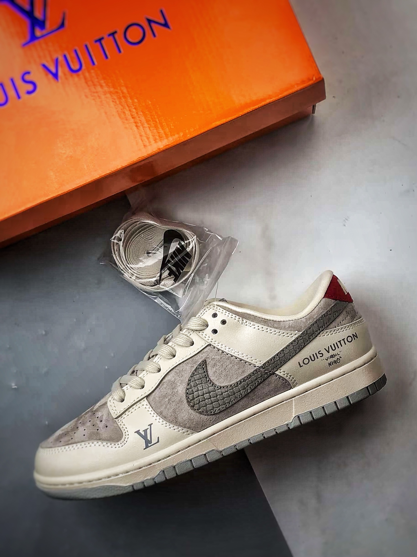 290 NK Dunk Low Retro ”DIY高端定制” LV灰蛇鳞钩 低帮休闲运动板鞋 XX3168-125